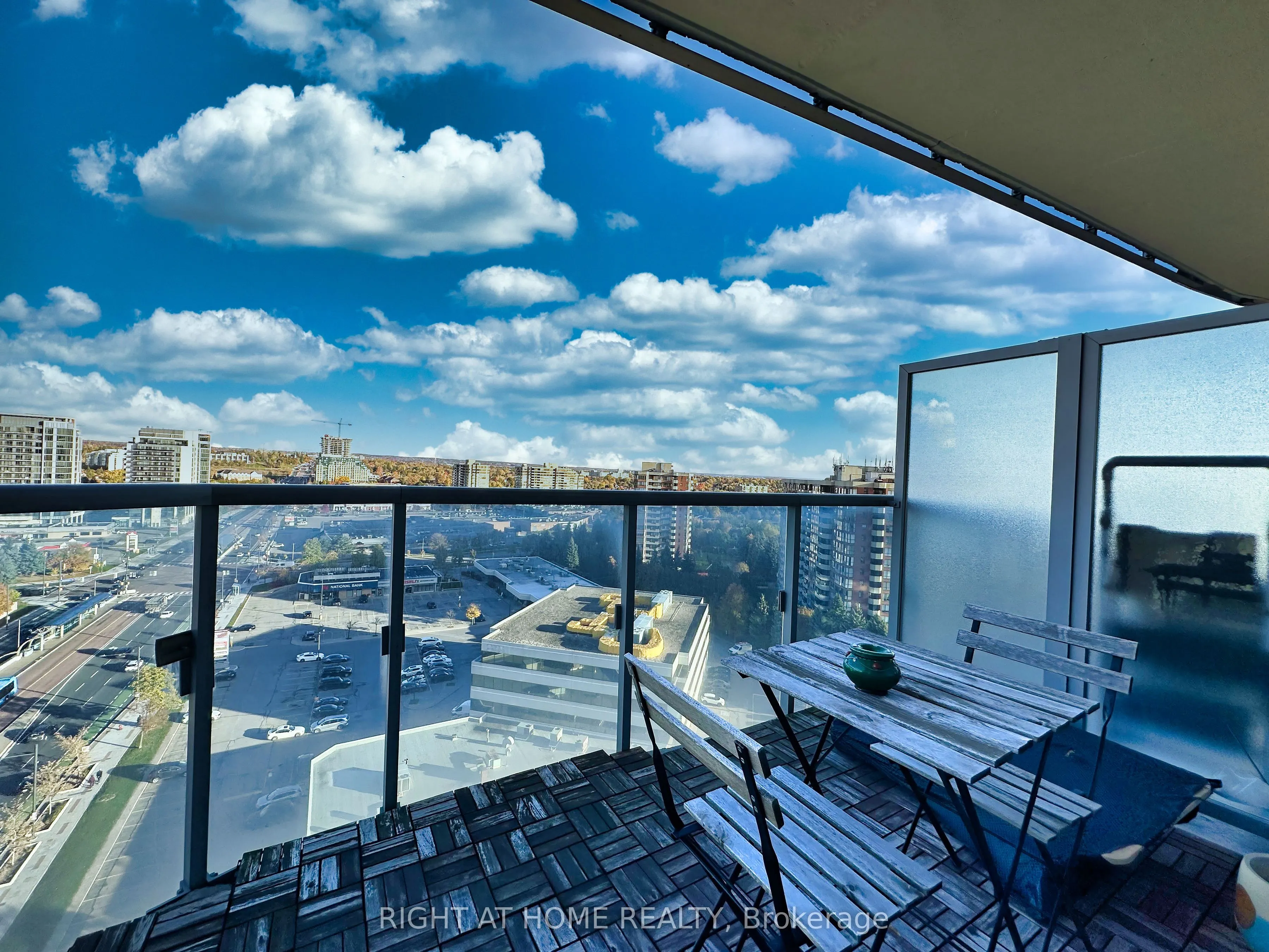 9471 Yonge Street, #LPH05