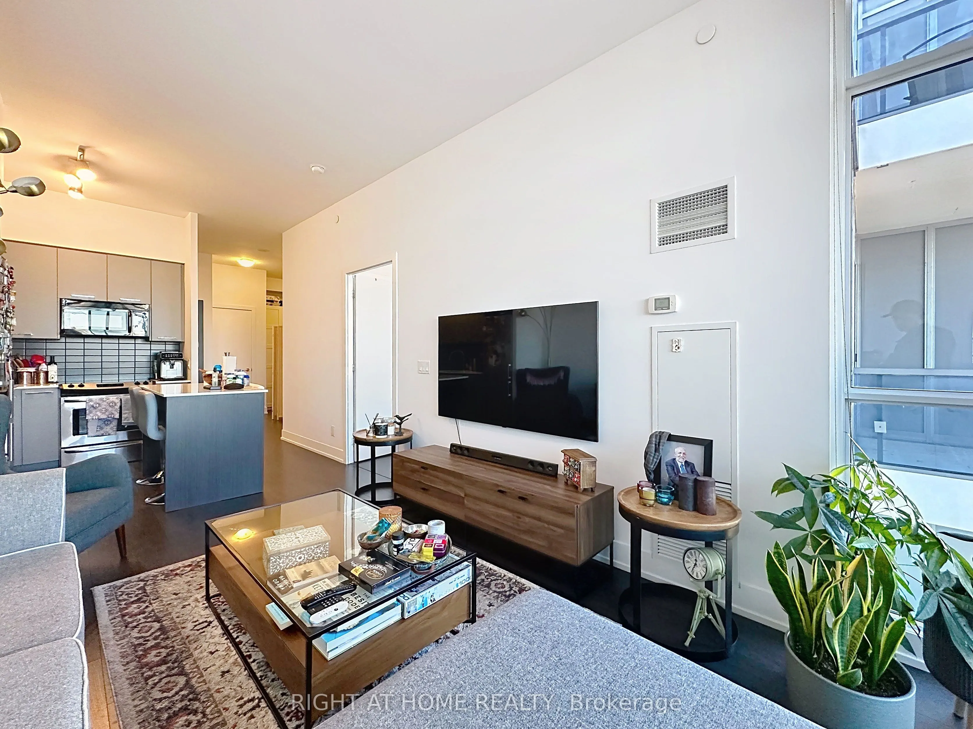 9471 Yonge Street, #LPH05