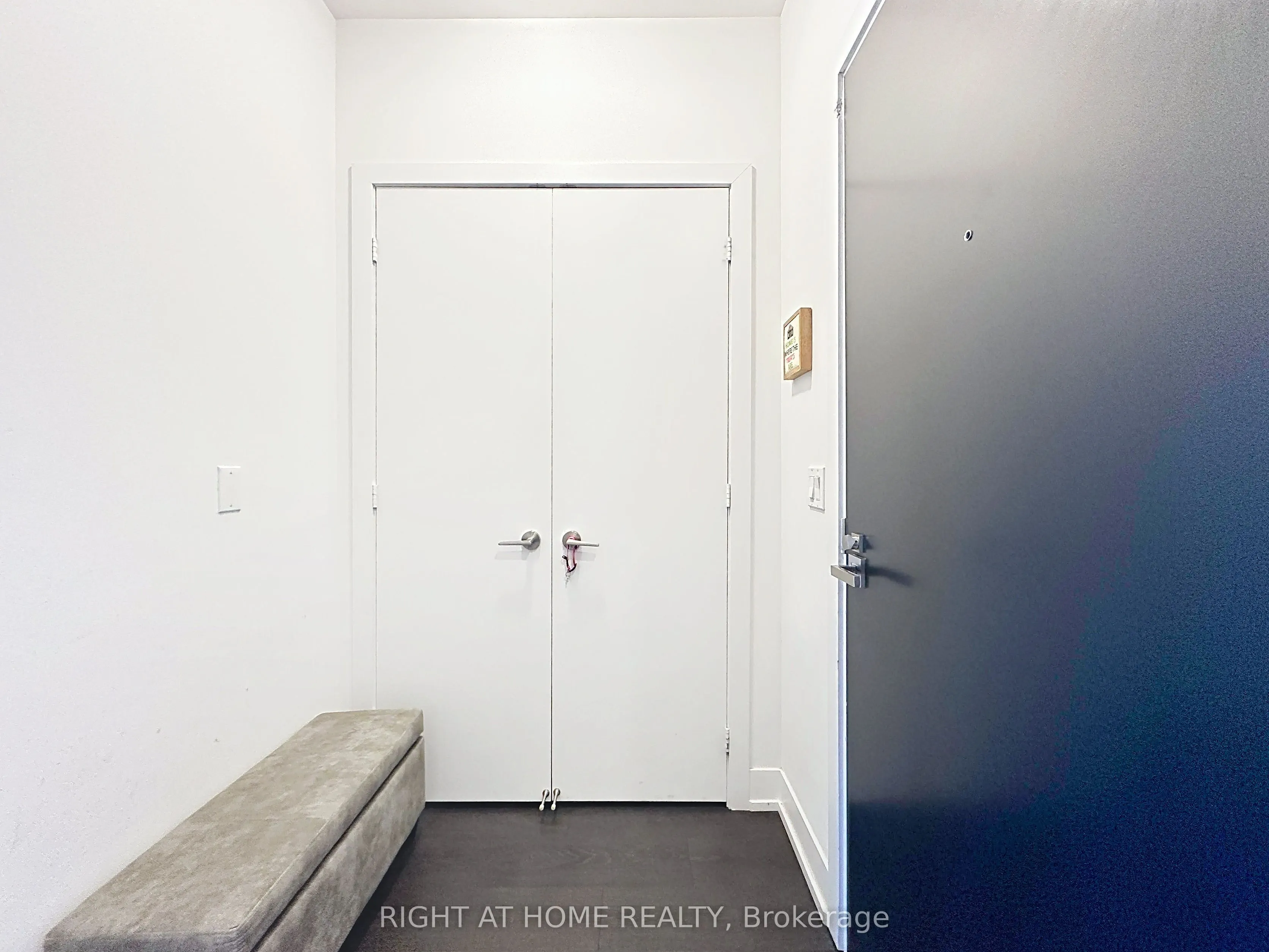 9471 Yonge Street, #LPH05