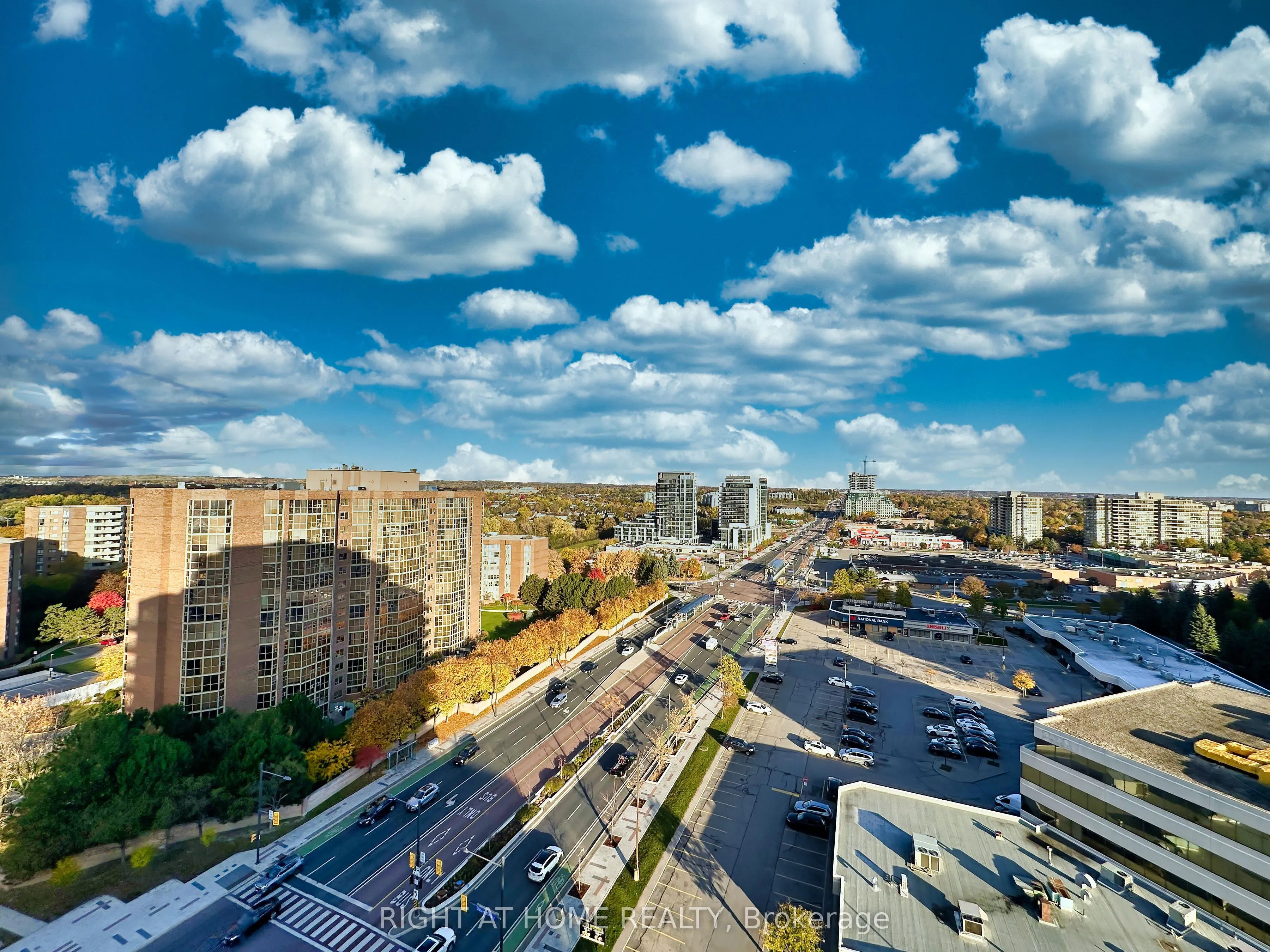 9471 Yonge Street, #LPH05