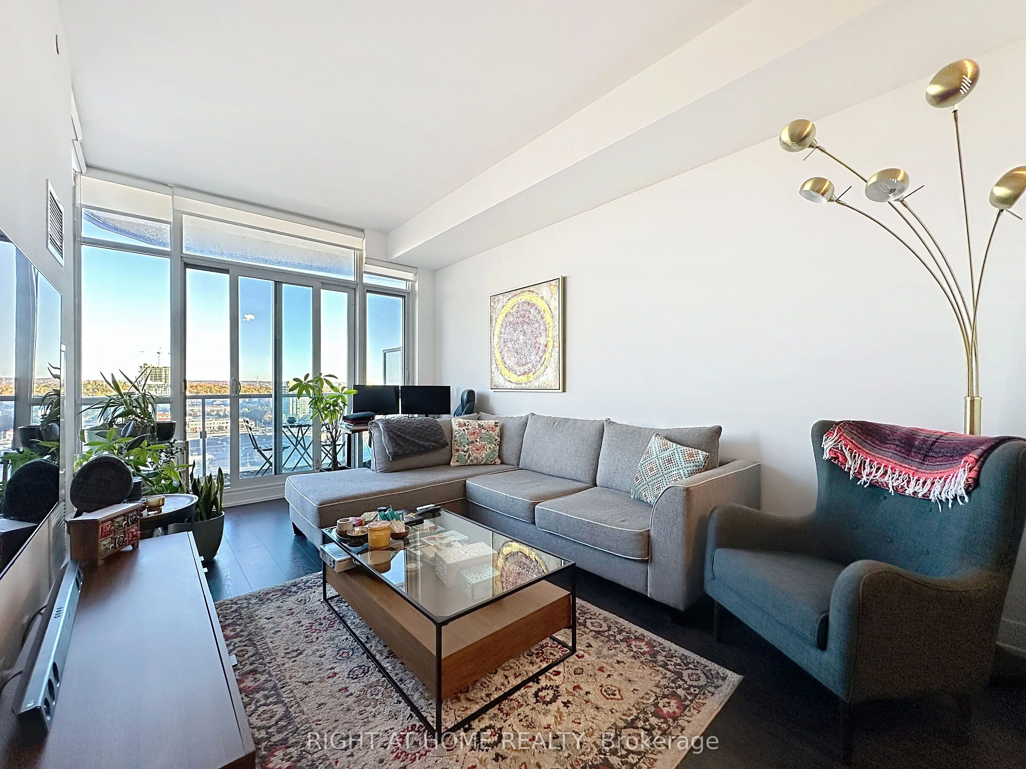 9471 Yonge Street, #LPH05