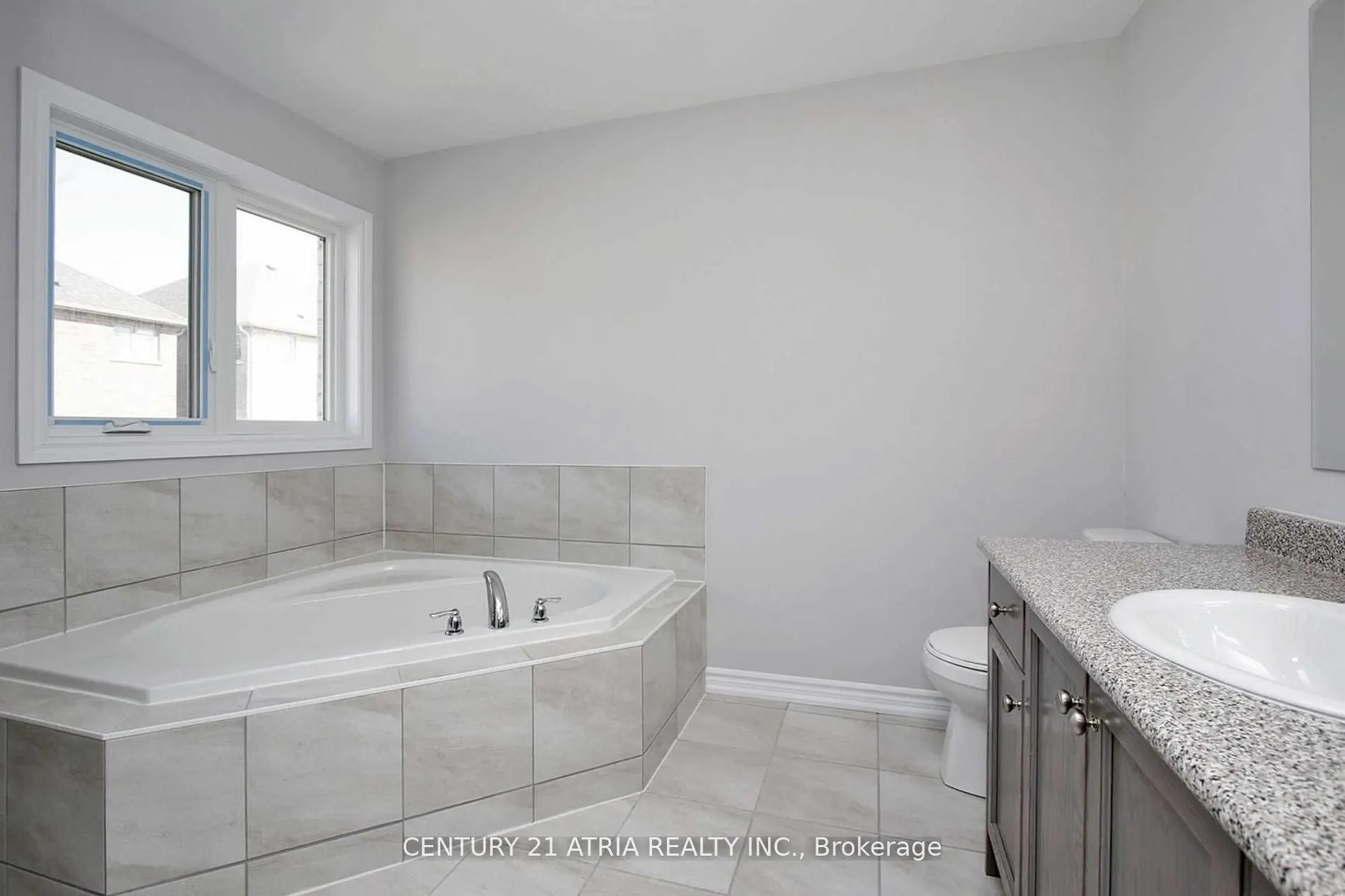 92 Sutherland Avenue