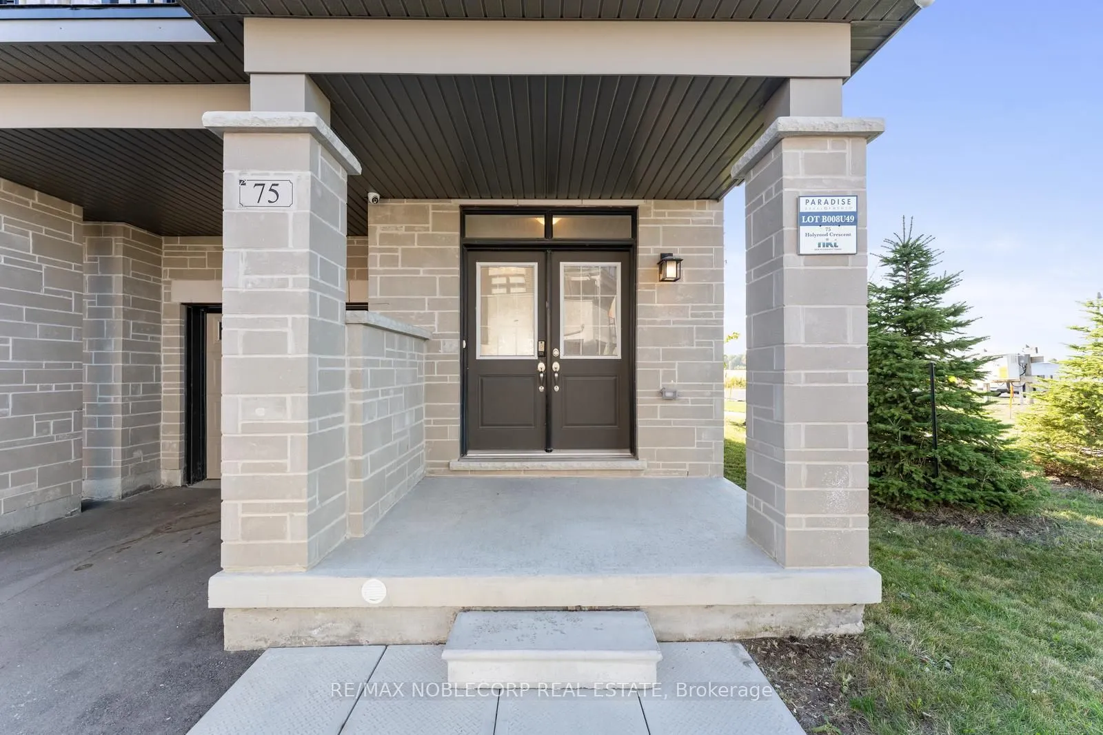 75 Holyrood Crescent