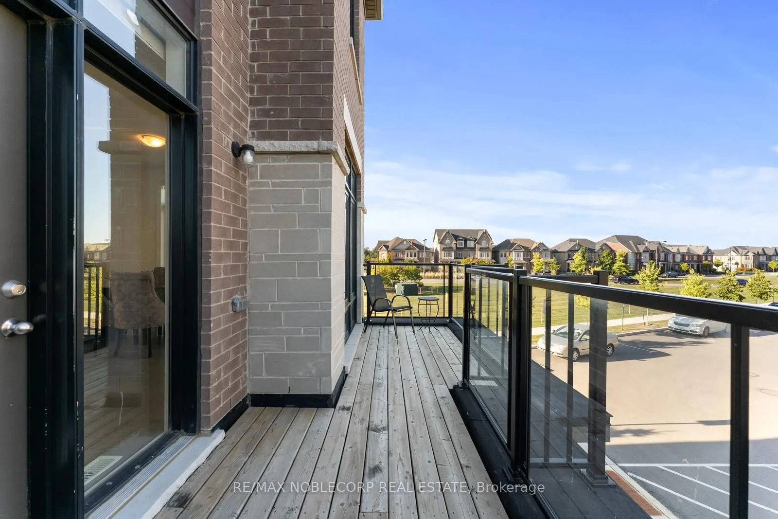 75 Holyrood Crescent