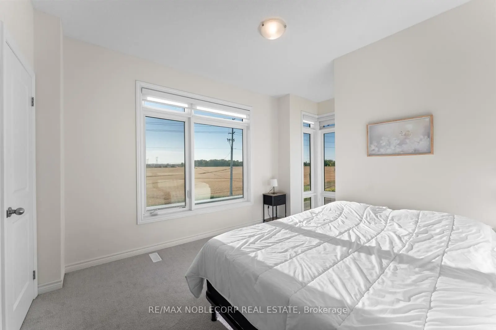 75 Holyrood Crescent