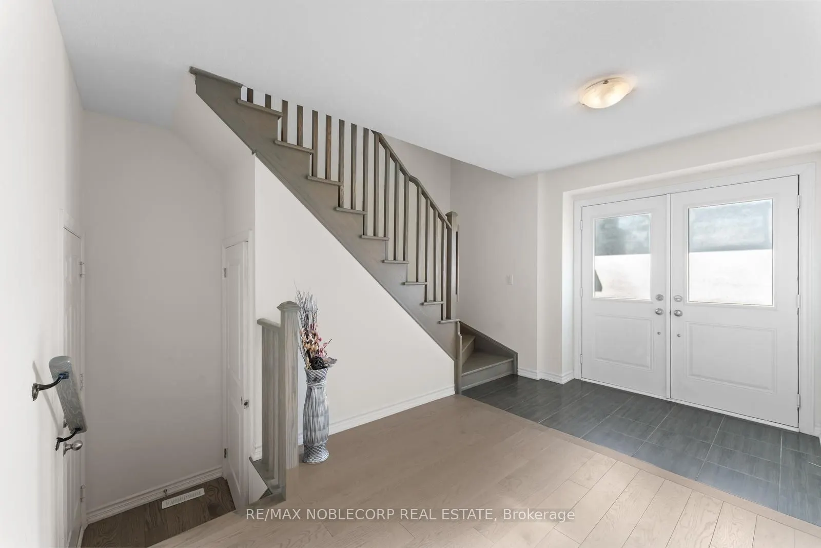 75 Holyrood Crescent