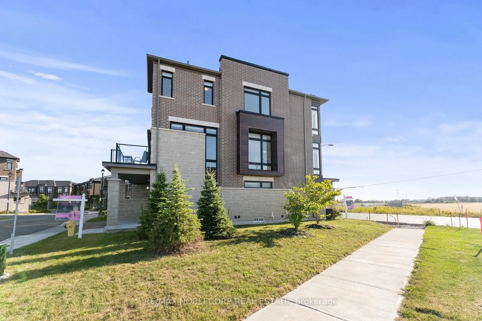 75 Holyrood Crescent