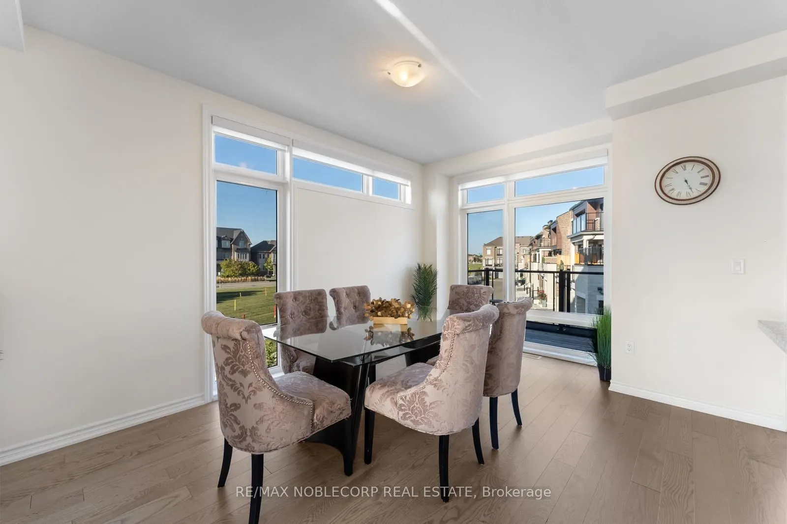 75 Holyrood Crescent