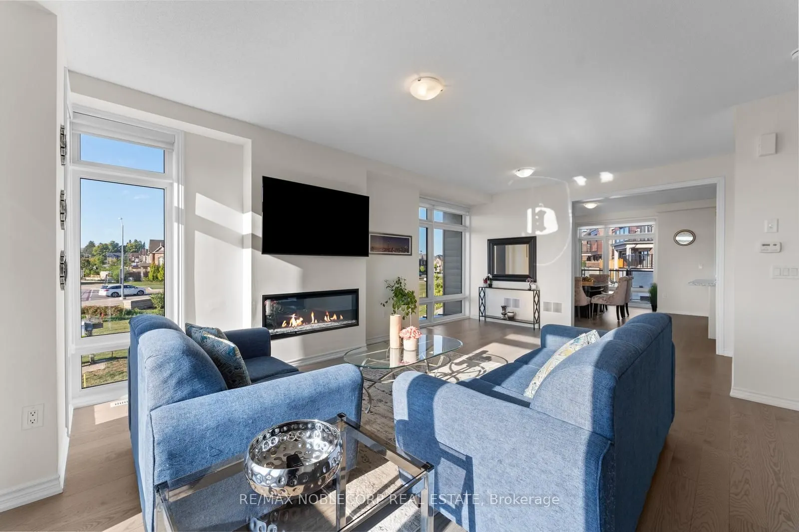 75 Holyrood Crescent