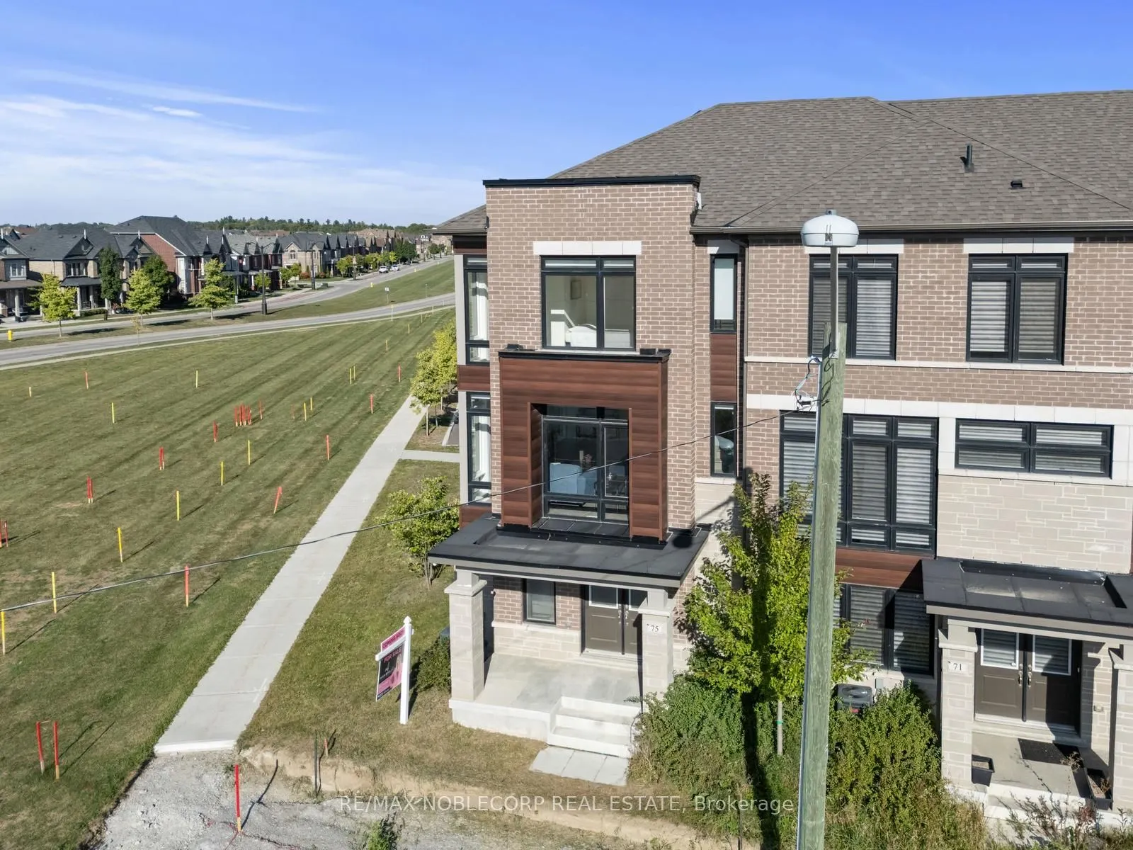 75 Holyrood Crescent