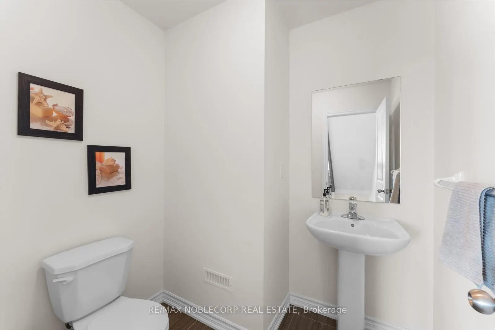 75 Holyrood Crescent