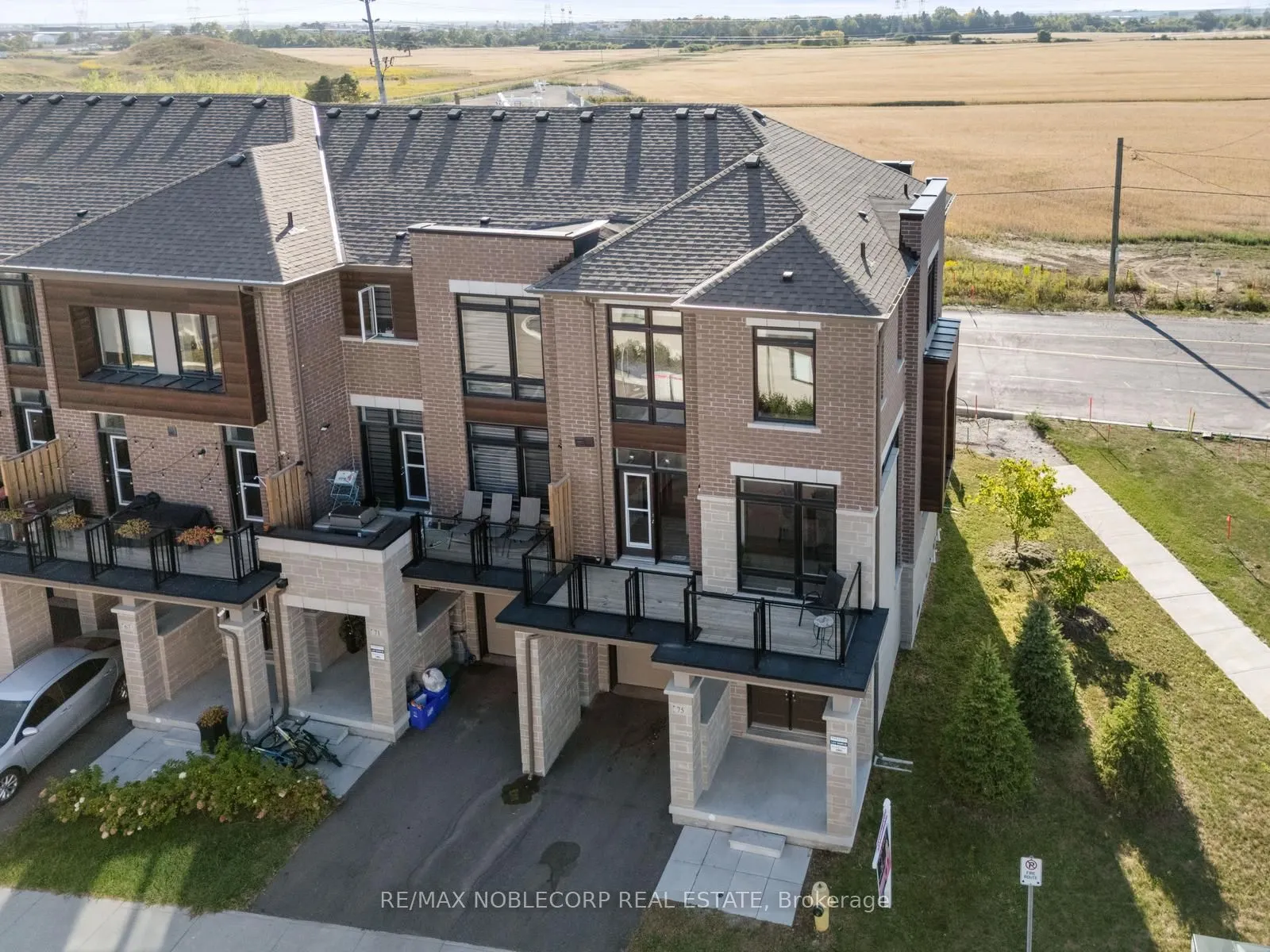 75 Holyrood Crescent