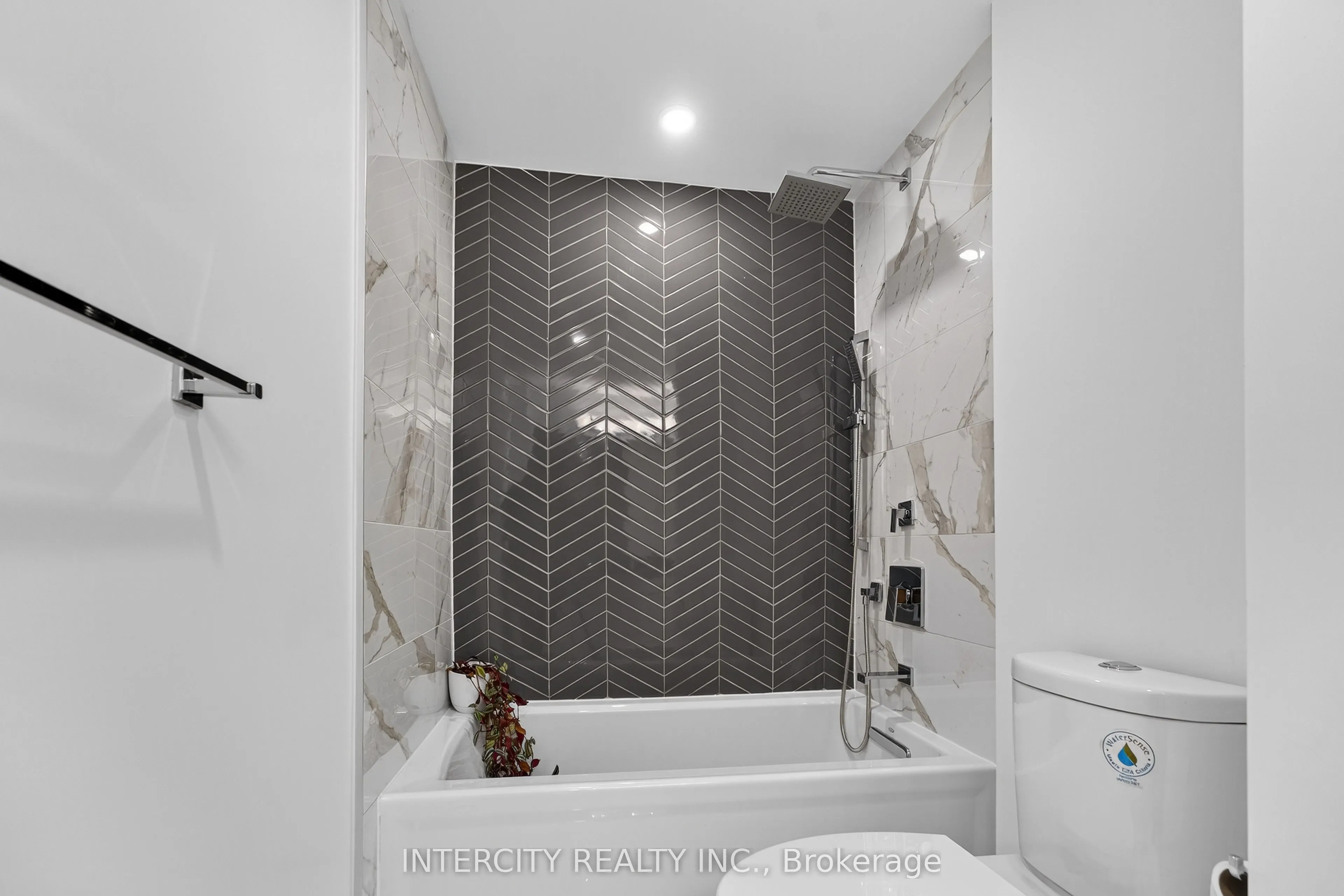 2910 Highway 7 Road, #Ph05