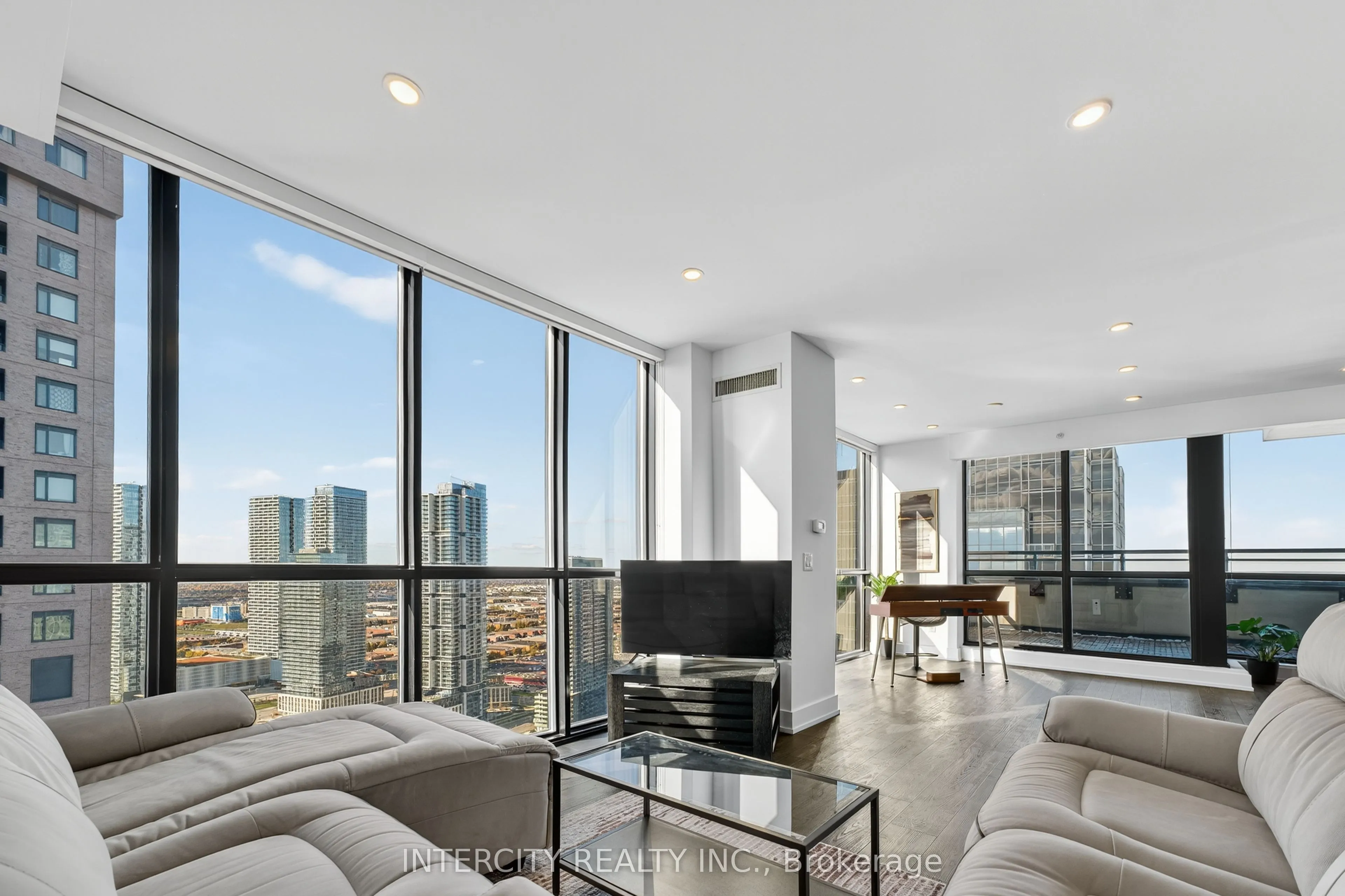 2910 Highway 7 Road, #Ph05