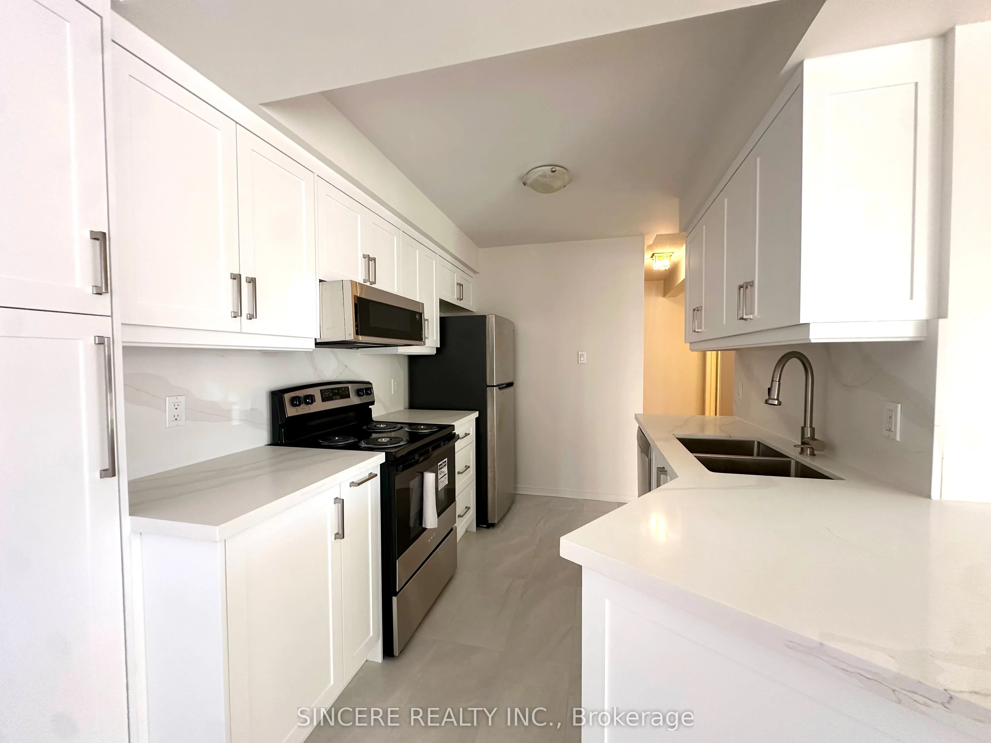 18 Clark Avenue W, #109