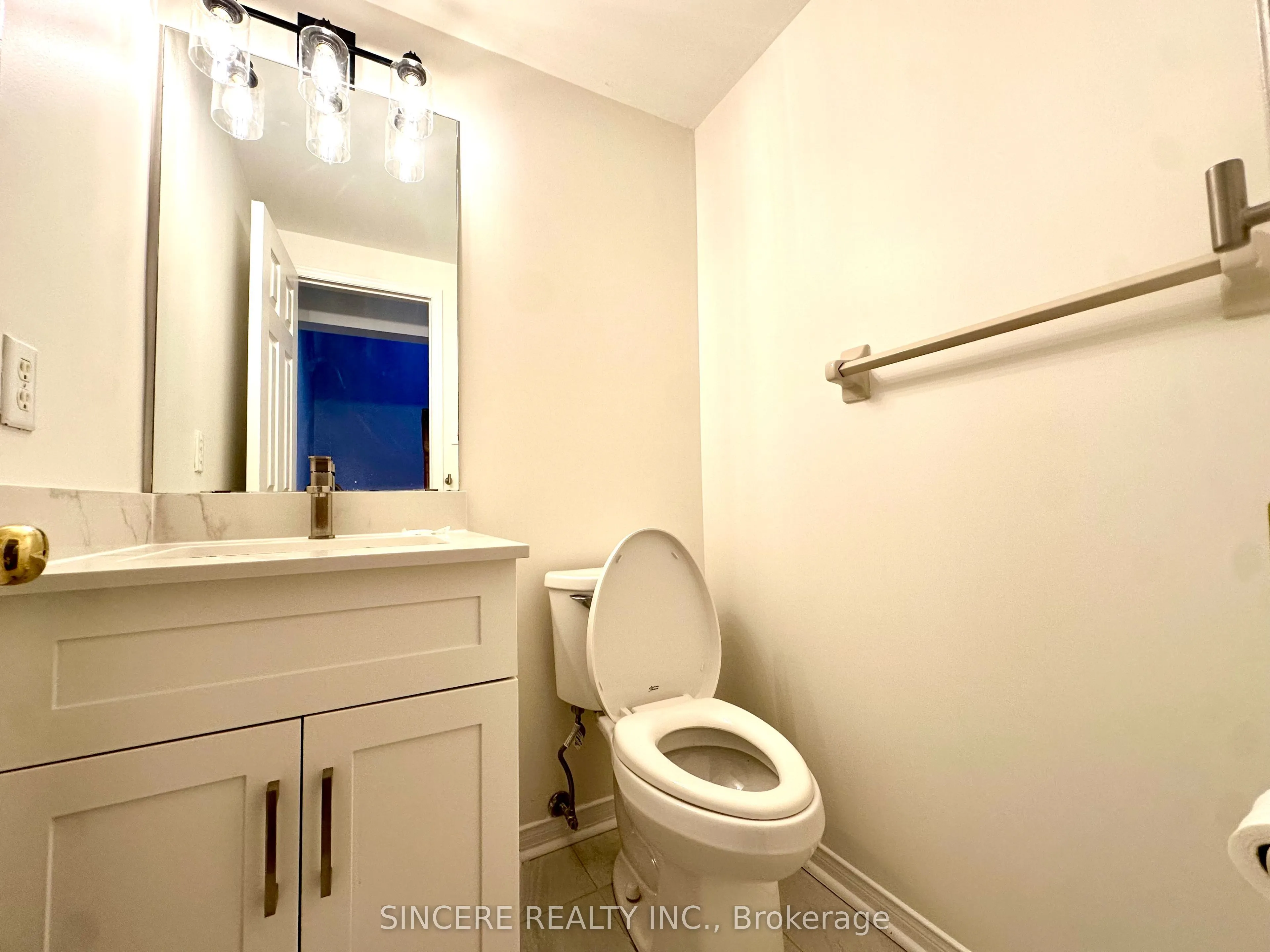 18 Clark Avenue W, #109