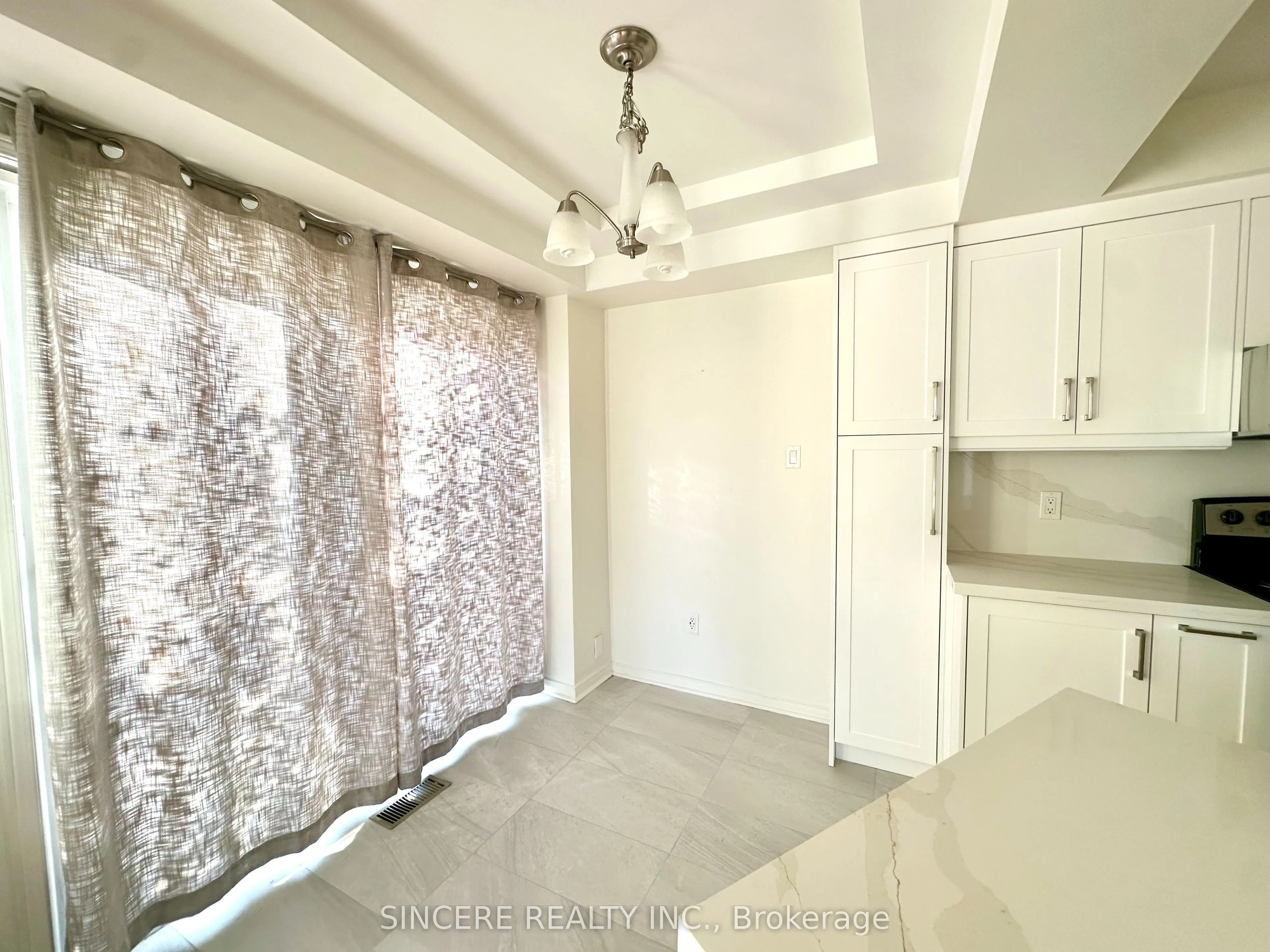 18 Clark Avenue W, #109