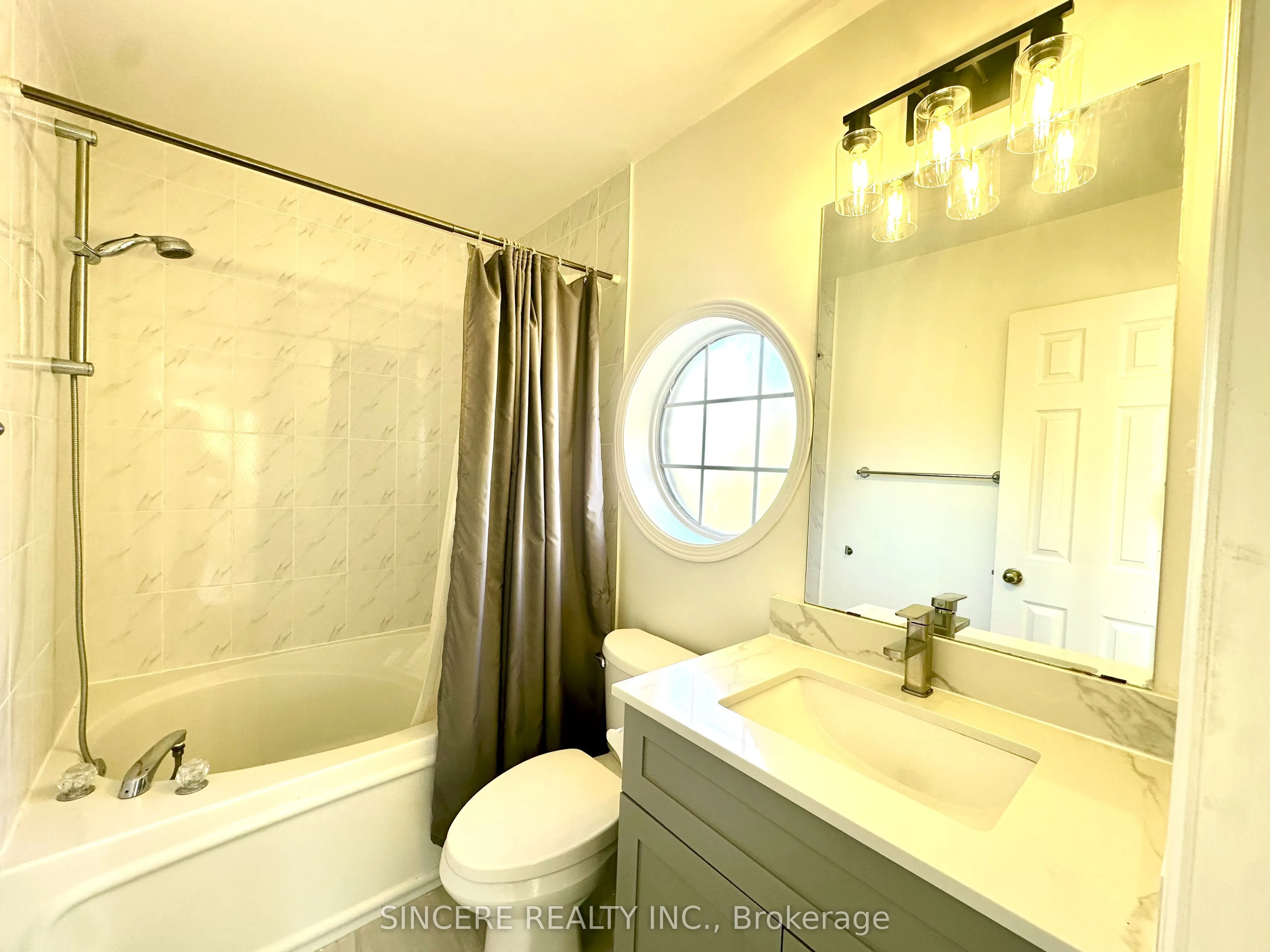 18 Clark Avenue W, #109