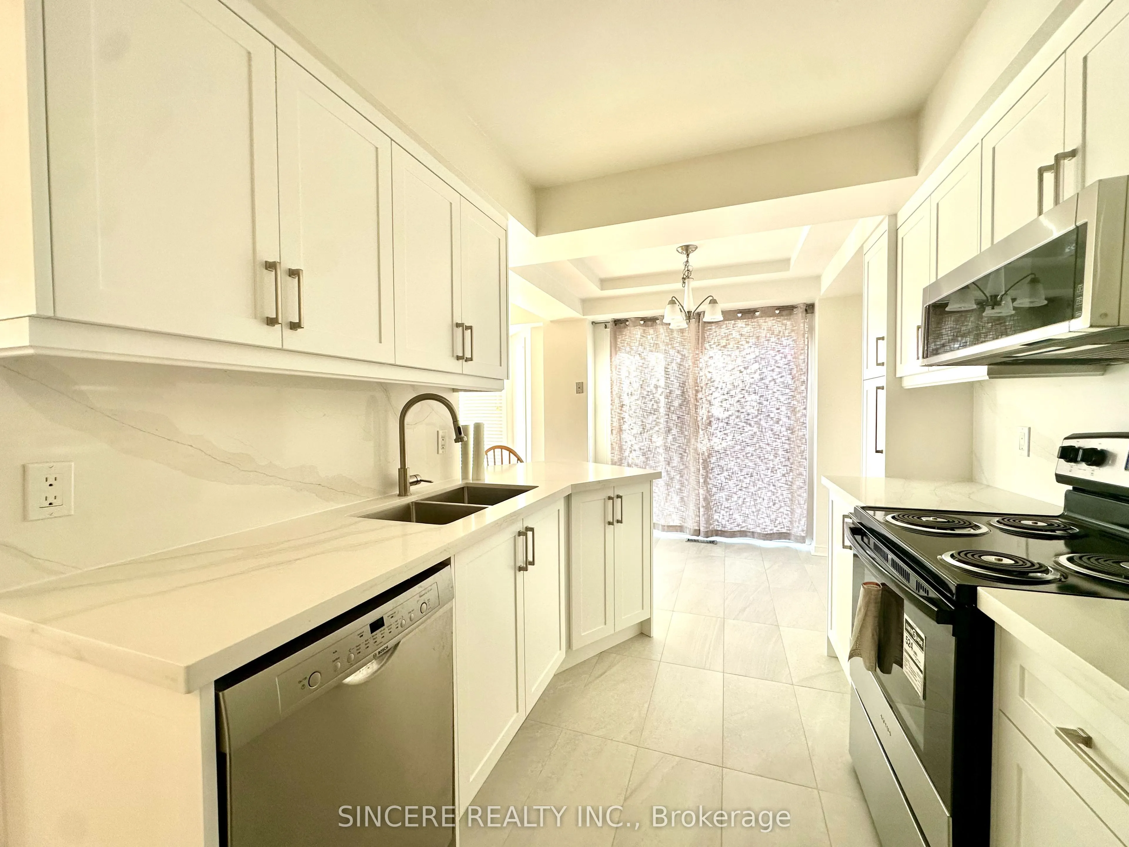 18 Clark Avenue W, #109