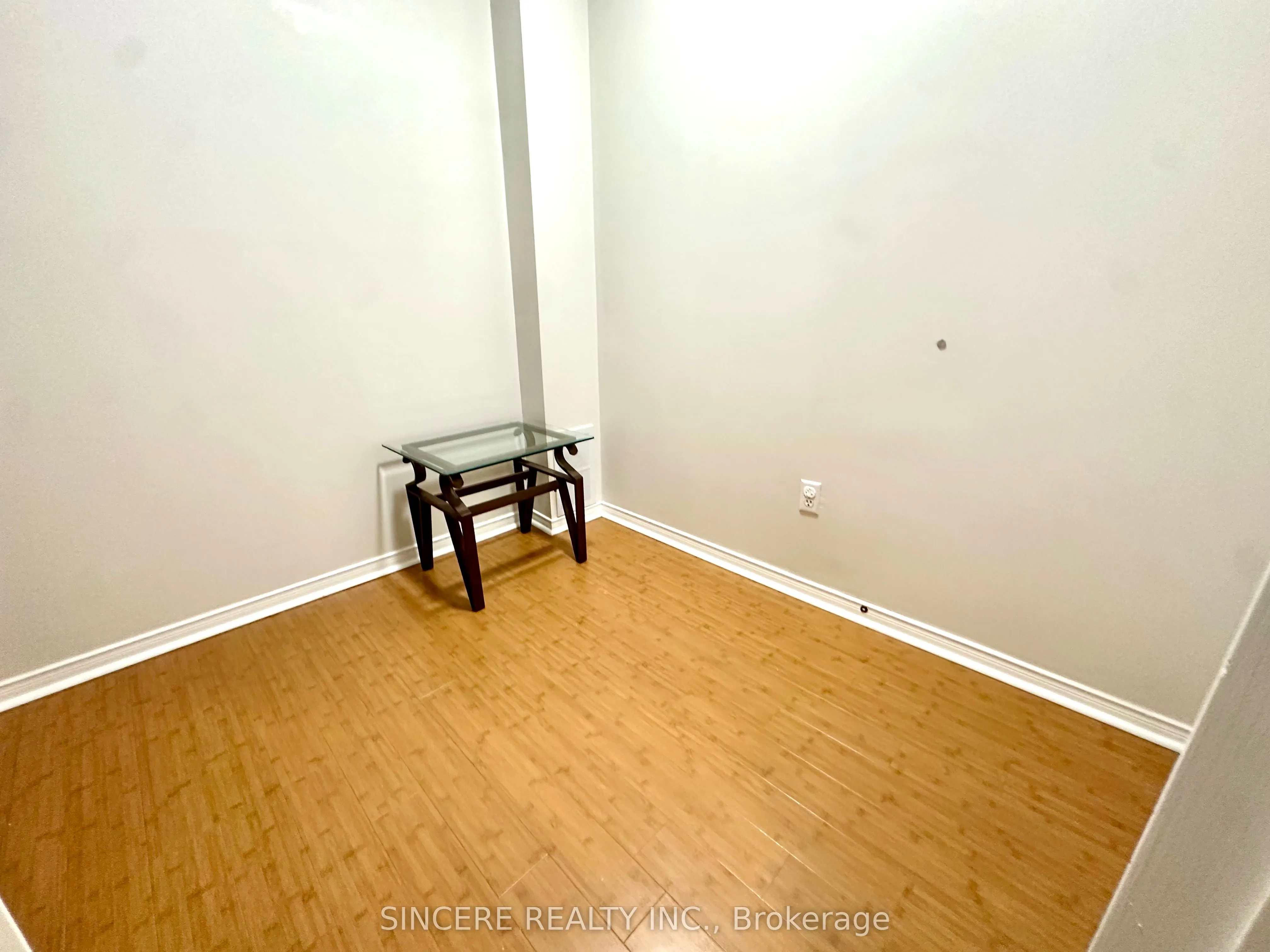 18 Clark Avenue W, #109