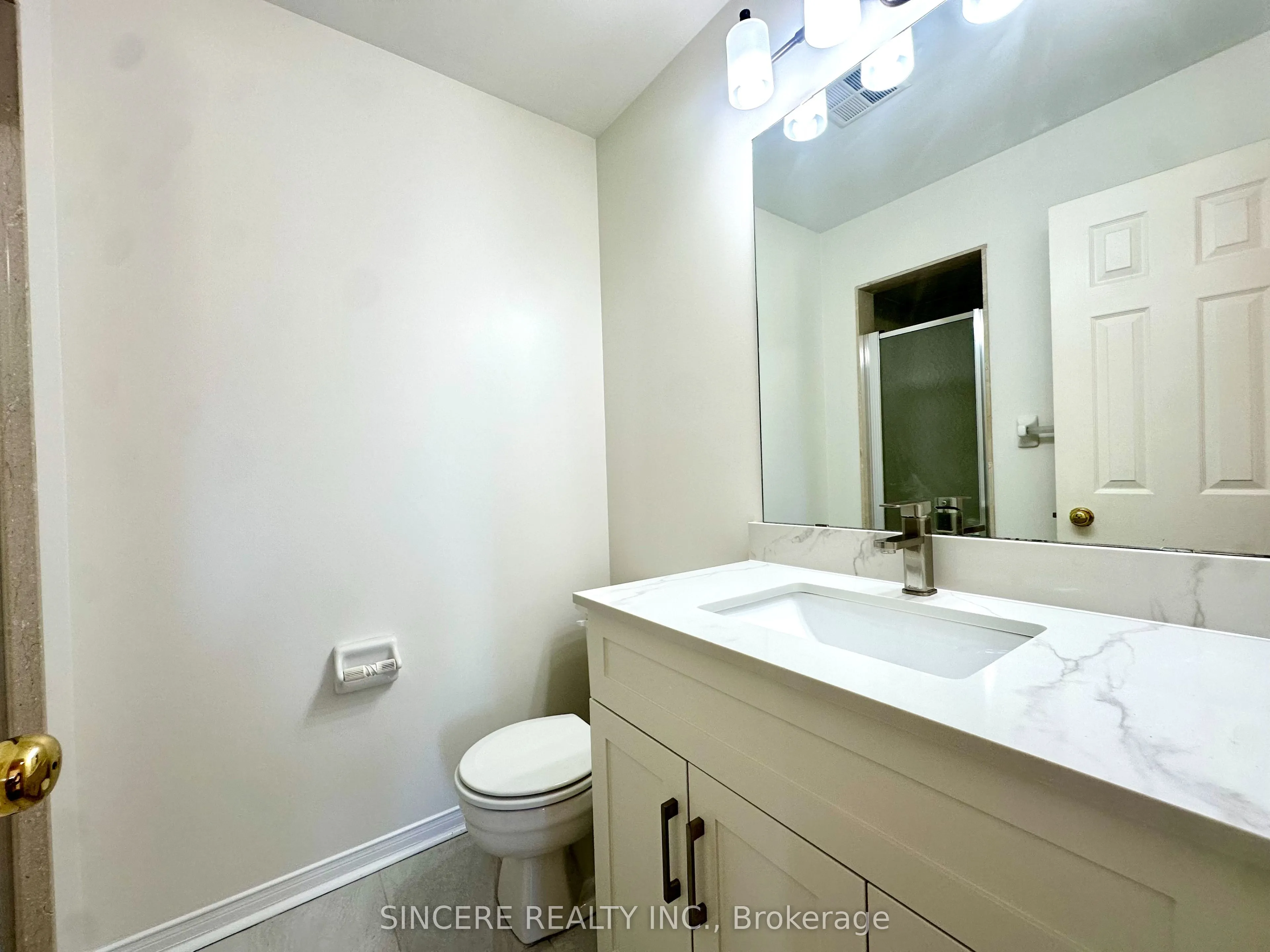 18 Clark Avenue W, #109