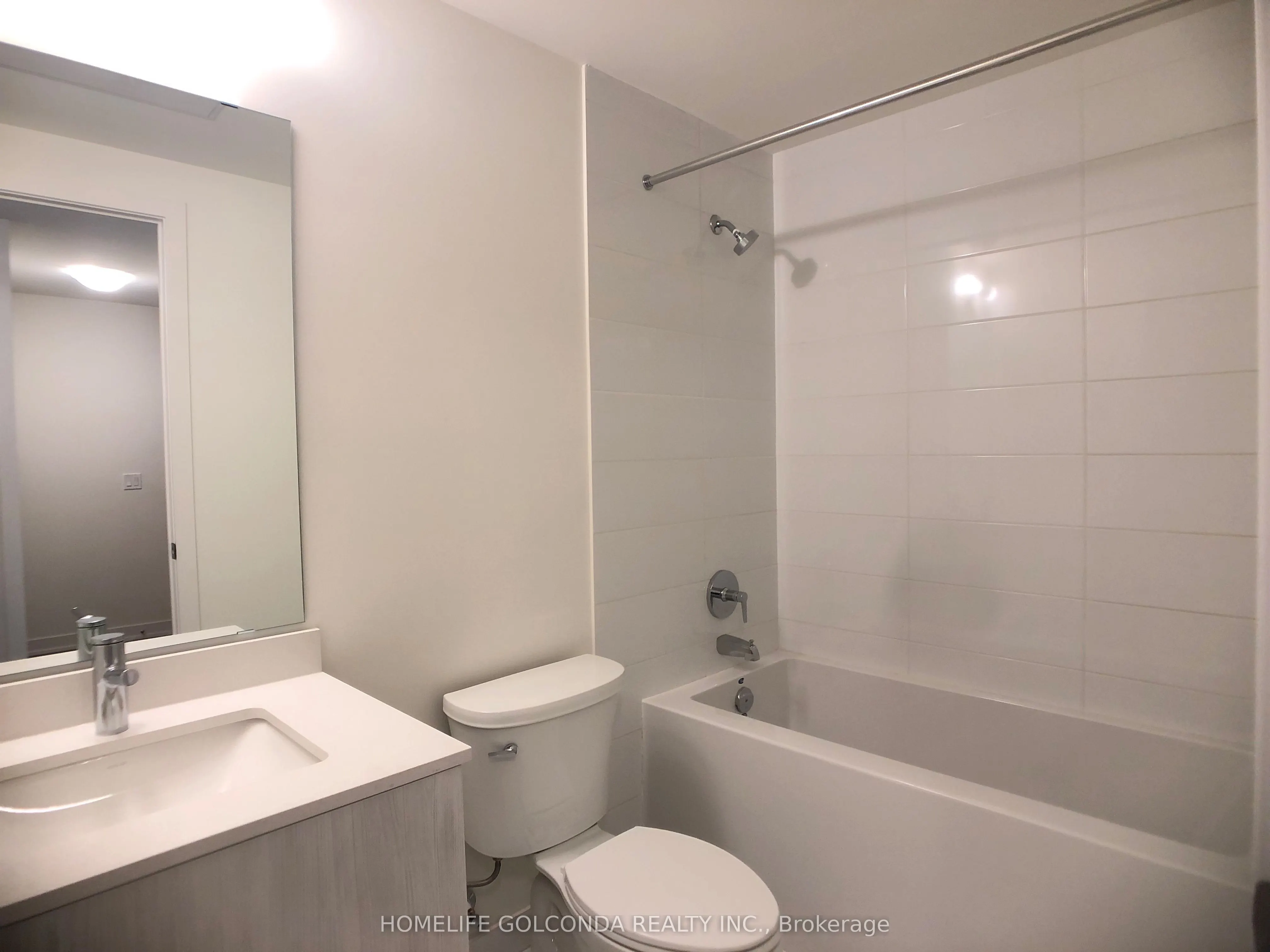 12 DAVID EYER Road, #1121