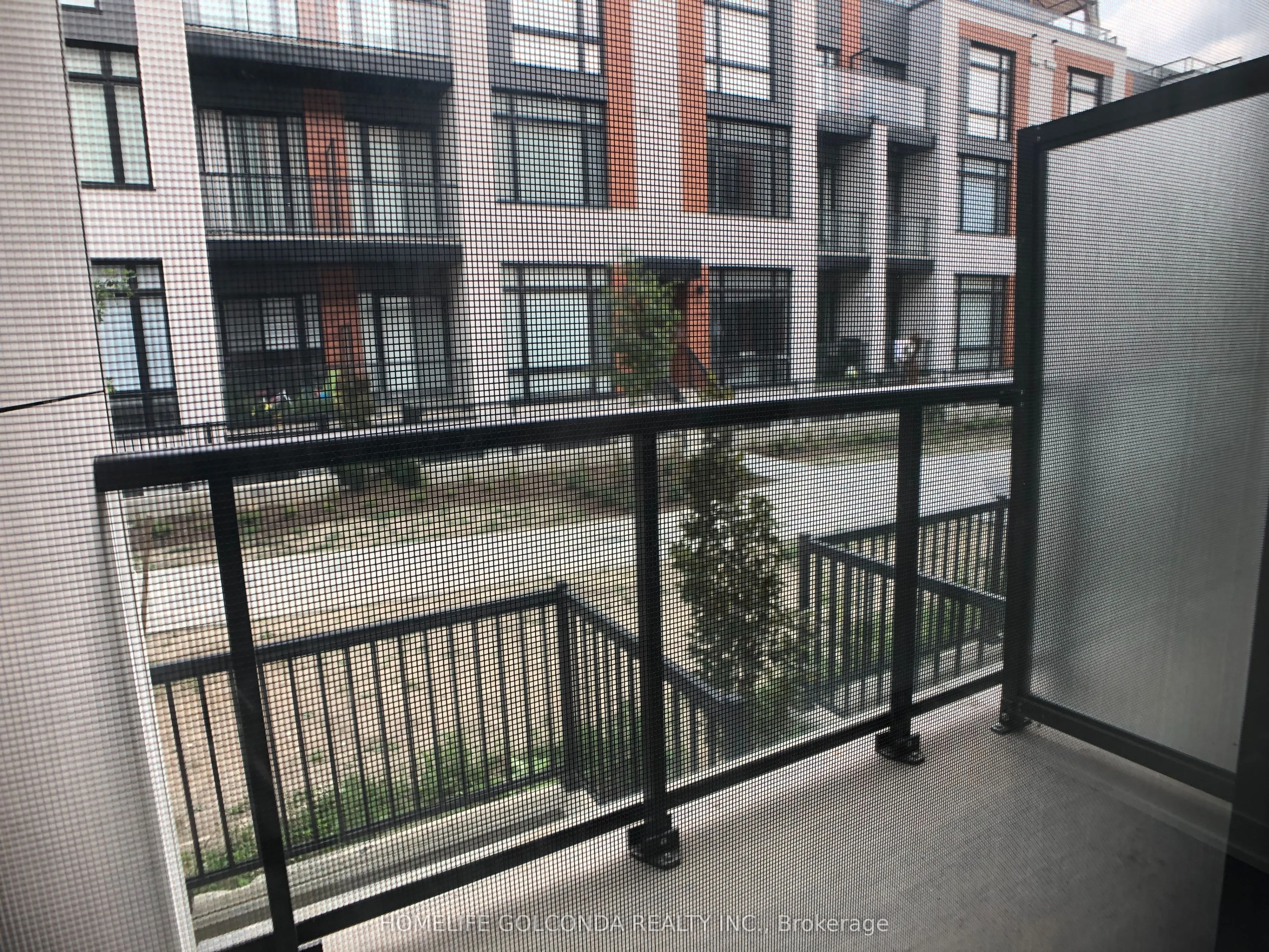 12 DAVID EYER Road, #1121