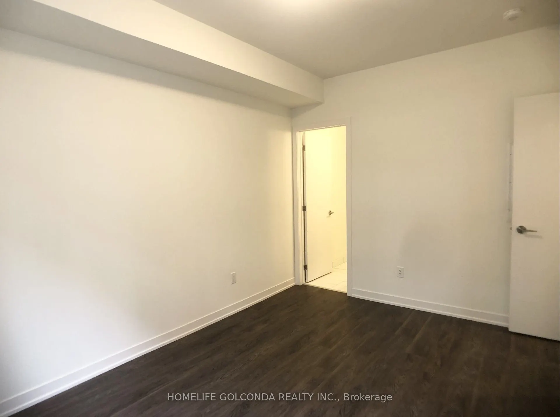 12 DAVID EYER Road, #1121