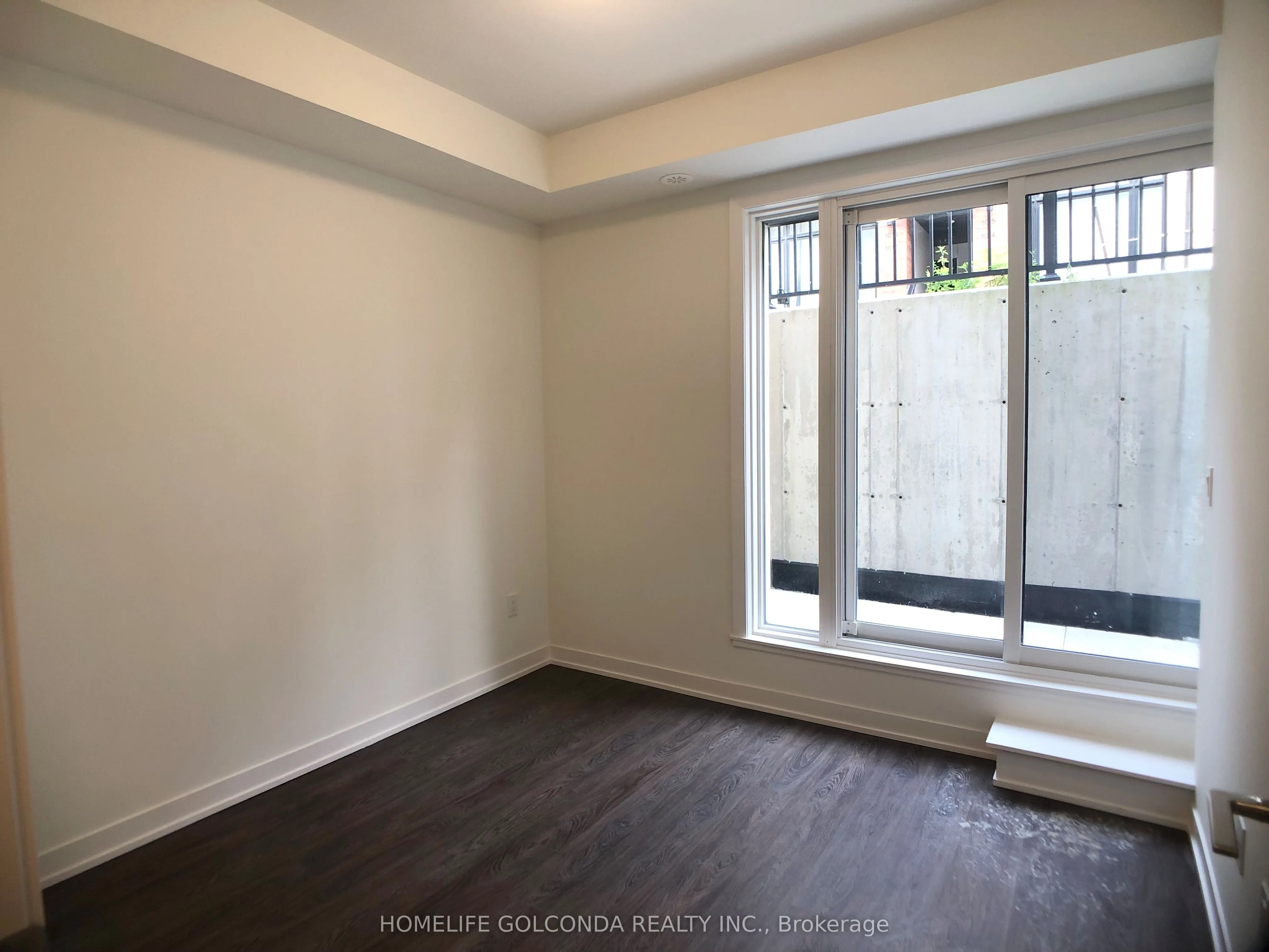 12 DAVID EYER Road, #1121