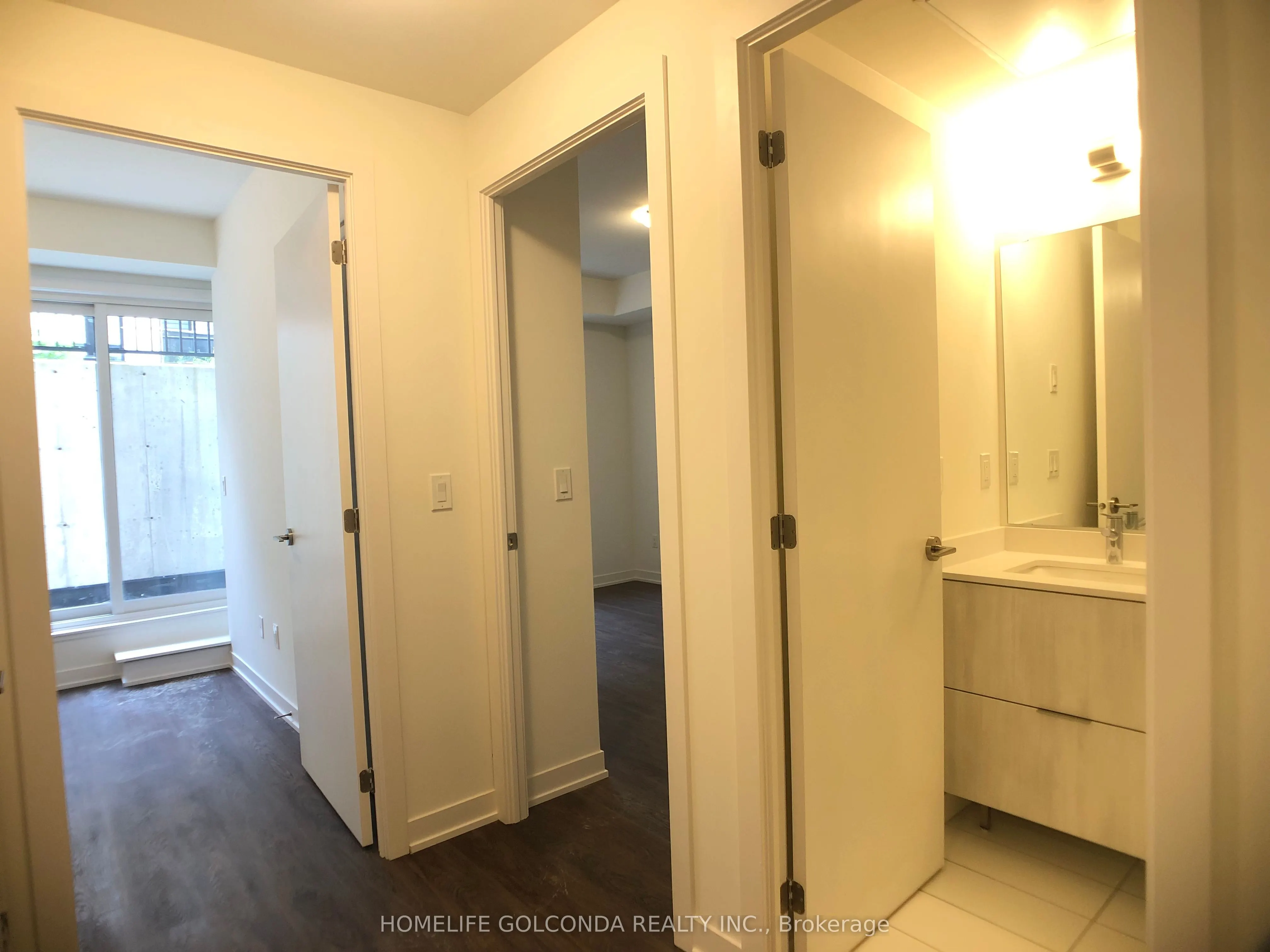 12 DAVID EYER Road, #1121