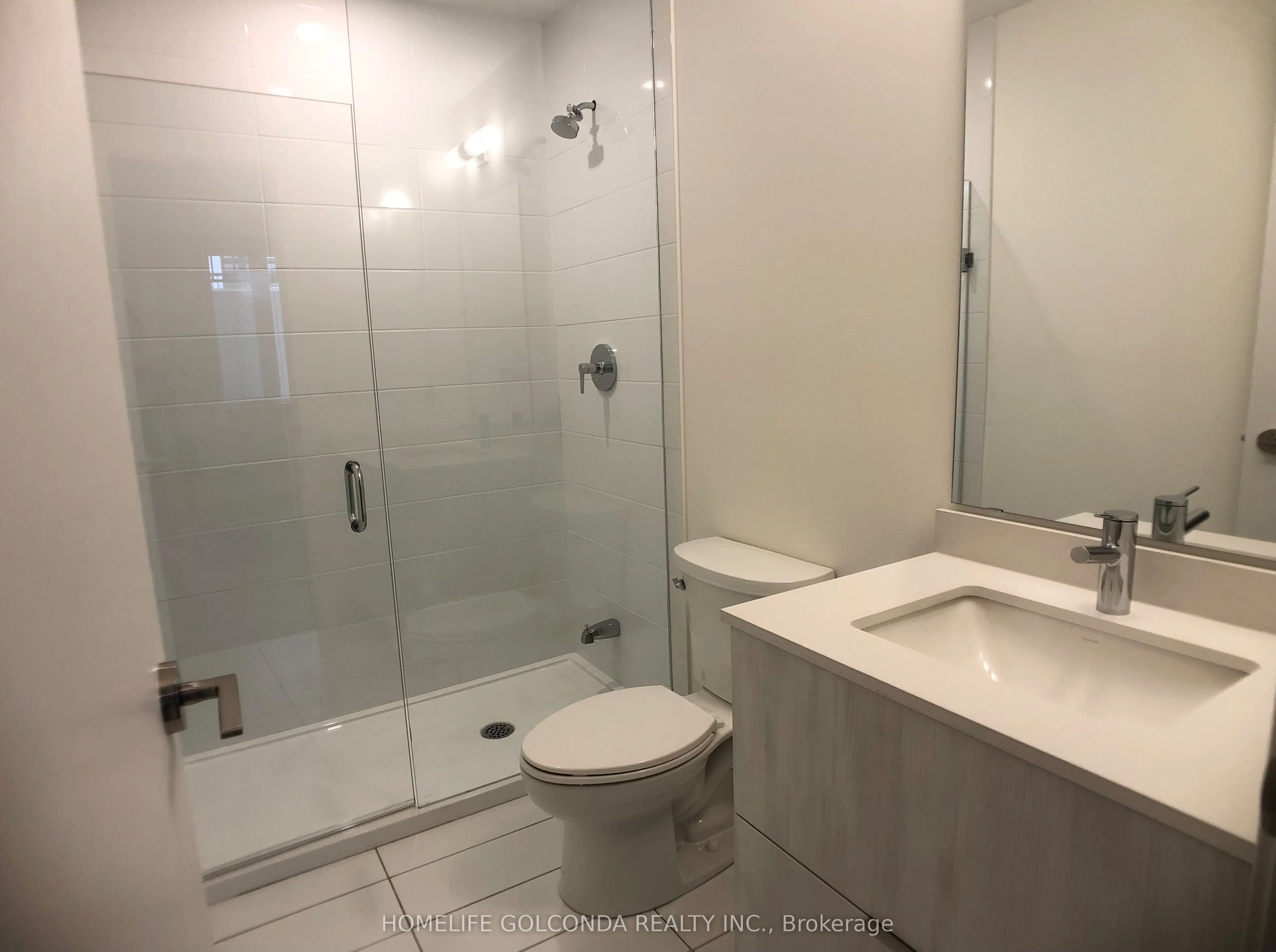 12 DAVID EYER Road, #1121