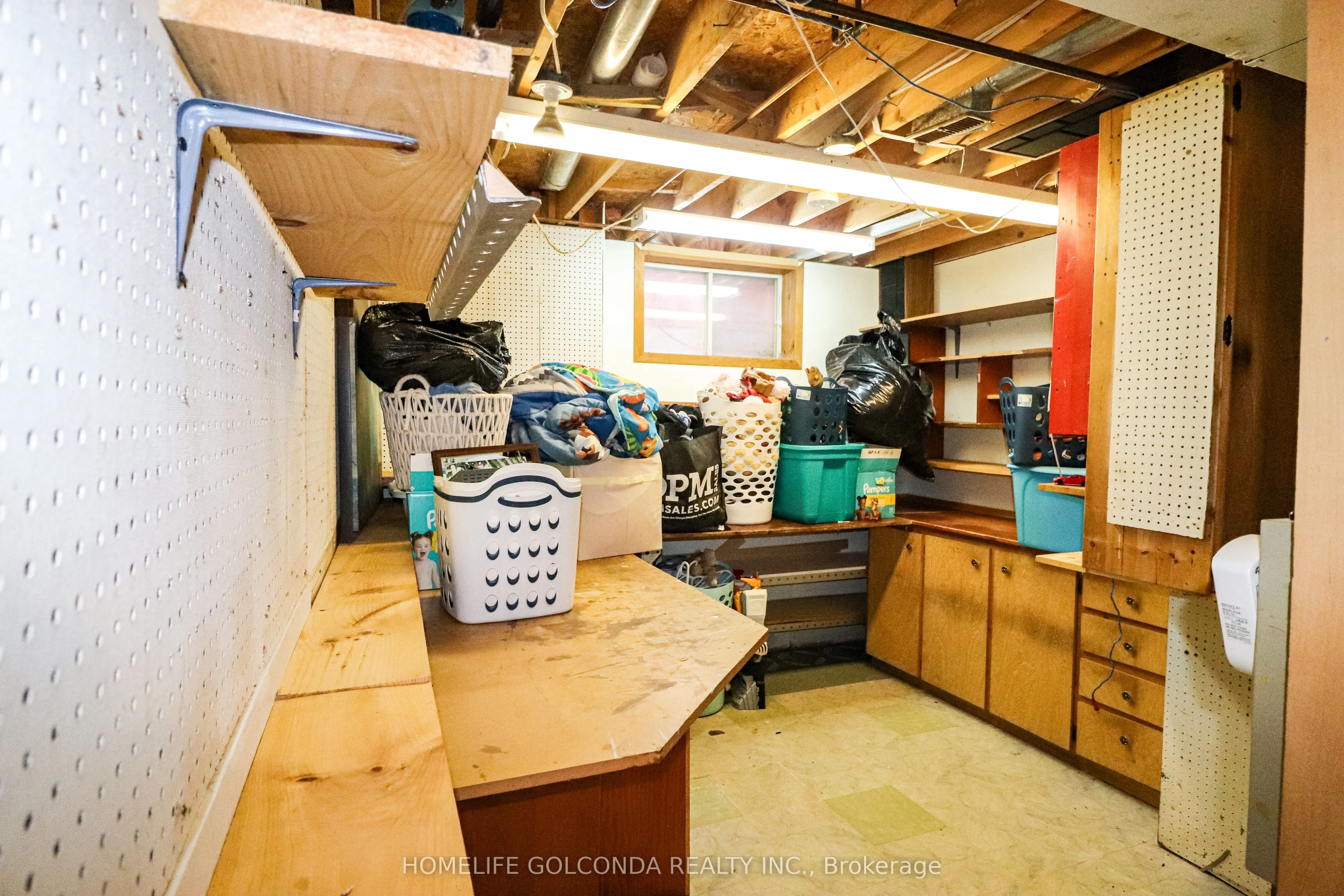 129 Kerr Boulevard S