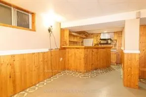 129 Kerr Boulevard S