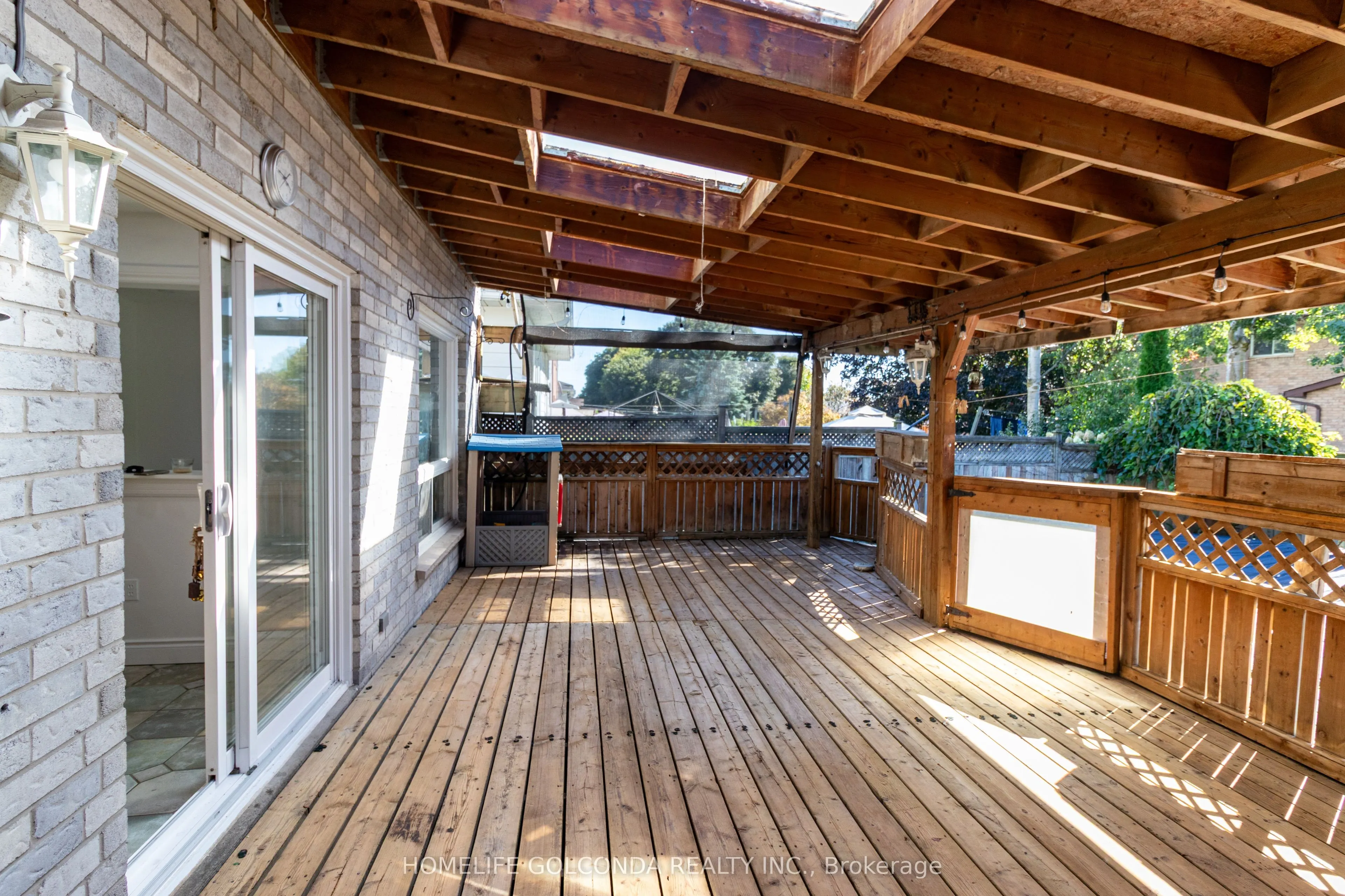 129 Kerr Boulevard S