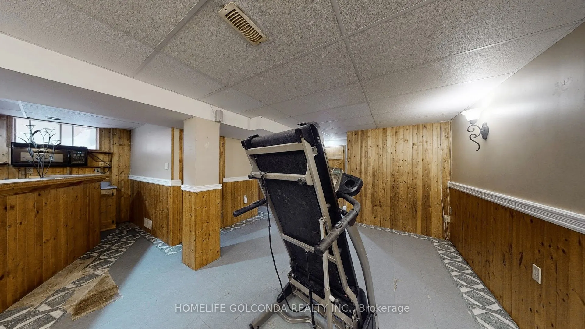 129 Kerr Boulevard S