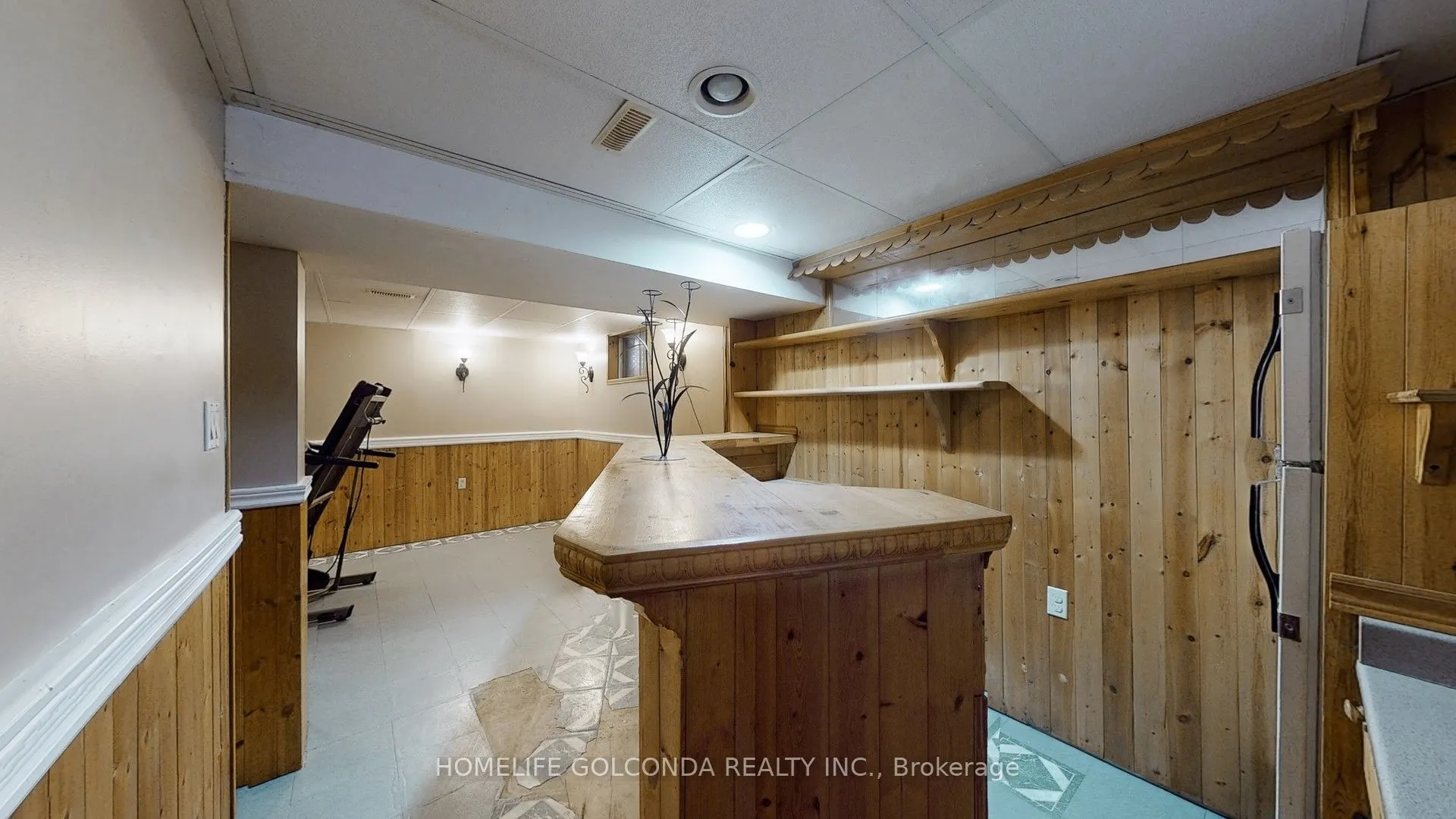 129 Kerr Boulevard S