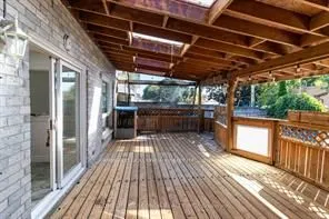 129 Kerr Boulevard S