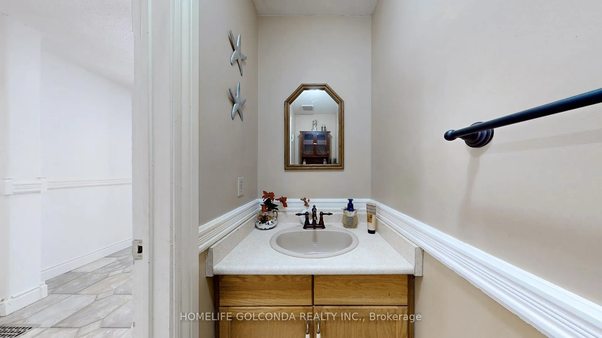 129 Kerr Boulevard S