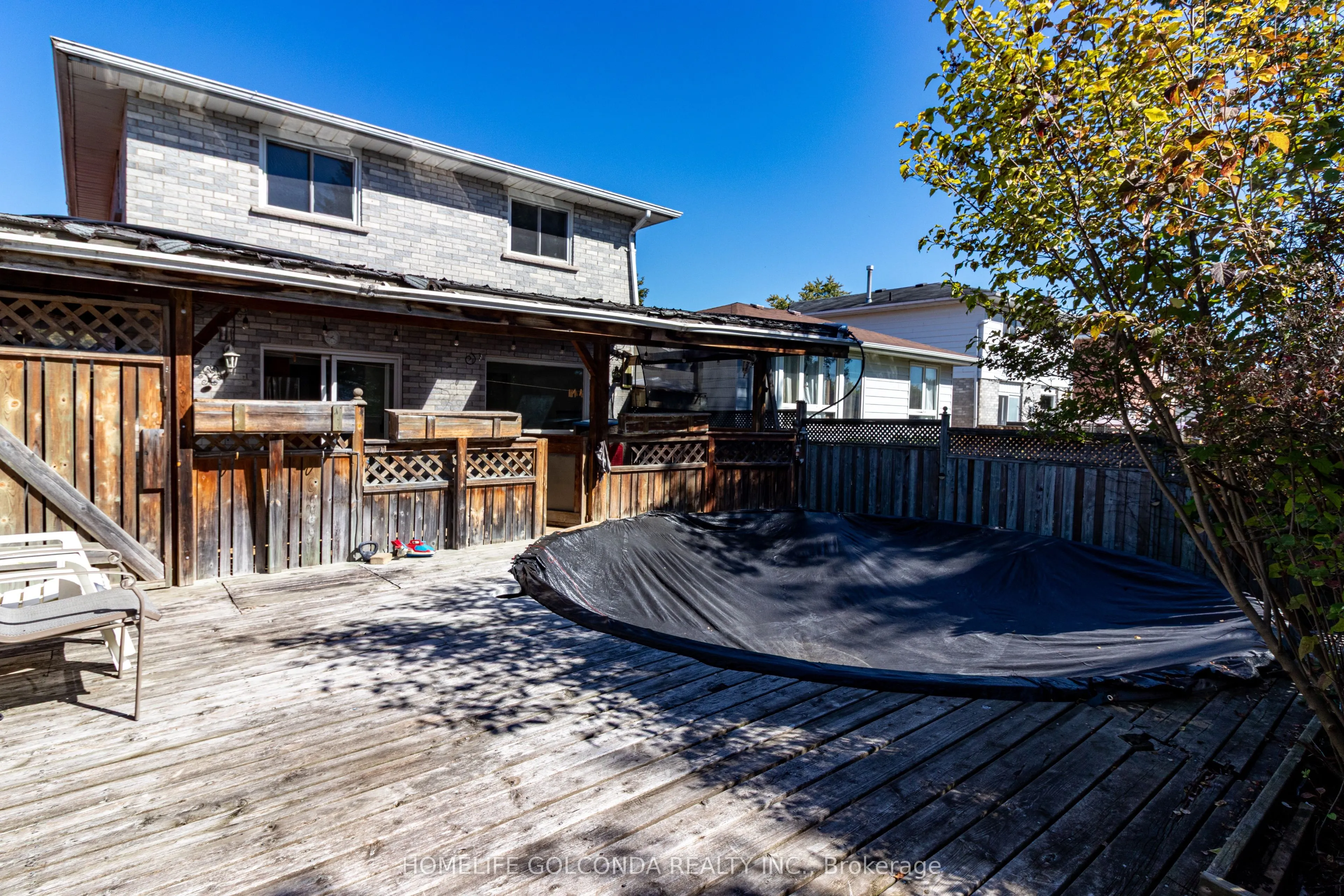 129 Kerr Boulevard S