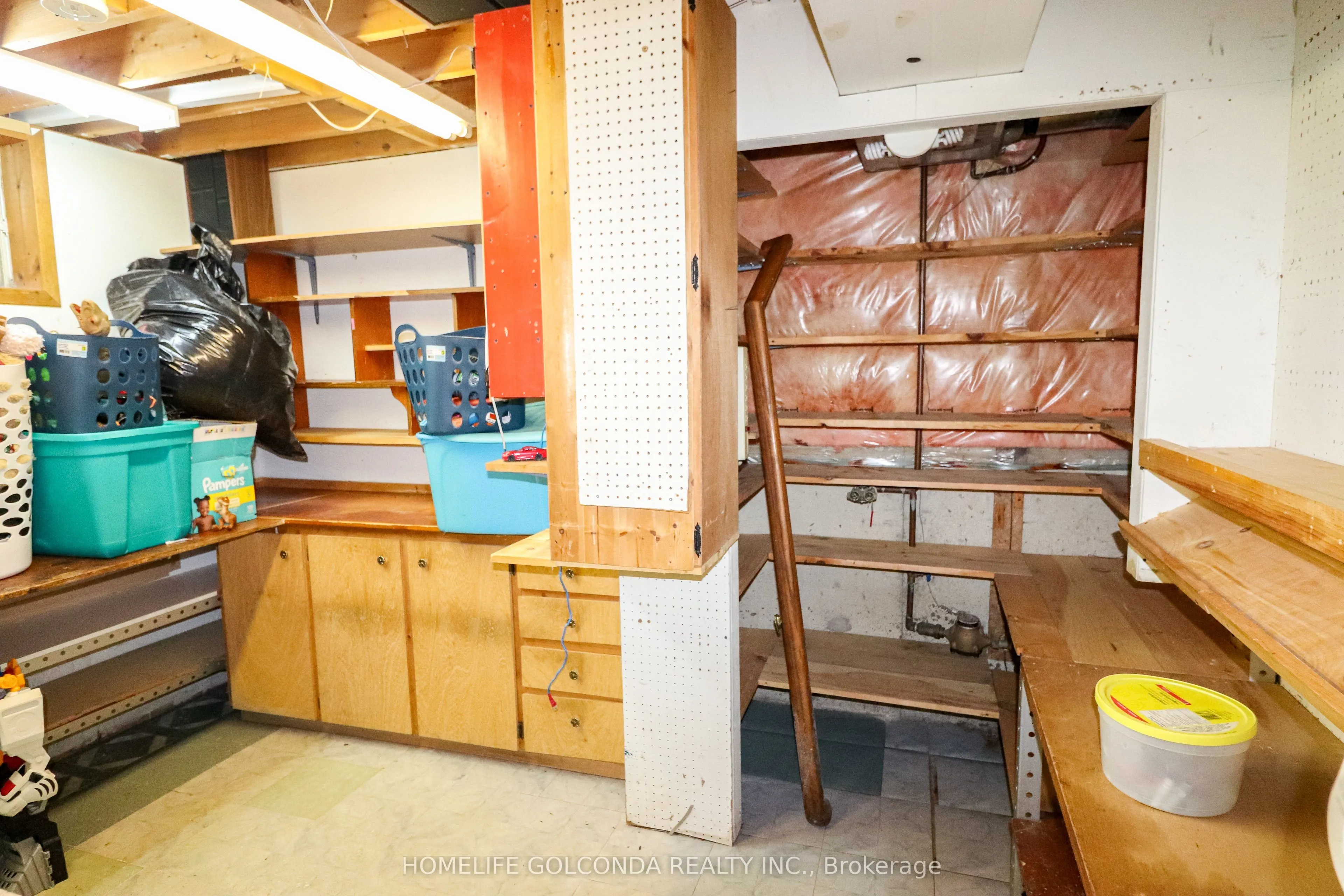 129 Kerr Boulevard S