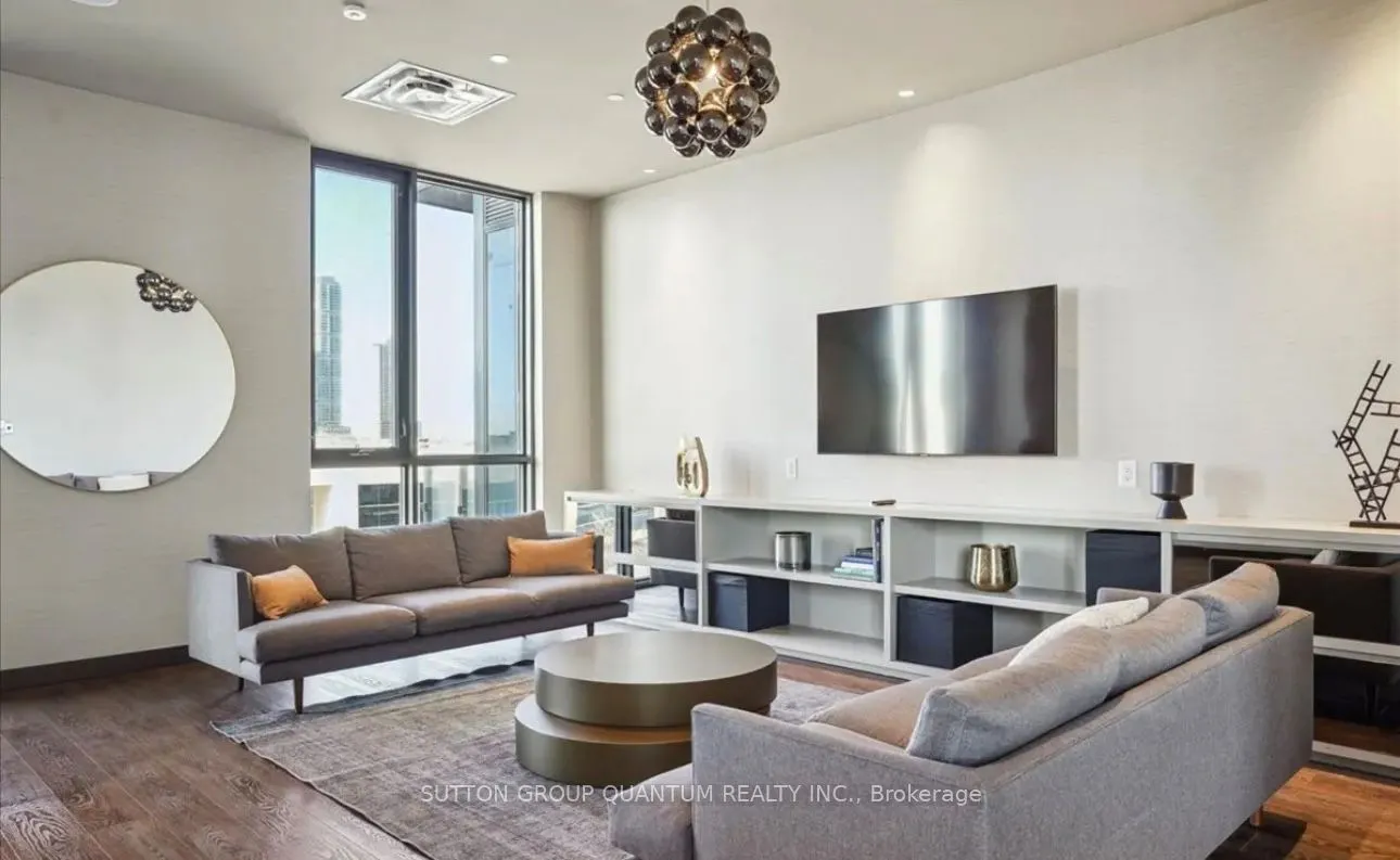 38 Honeycrisp Crescent, #916