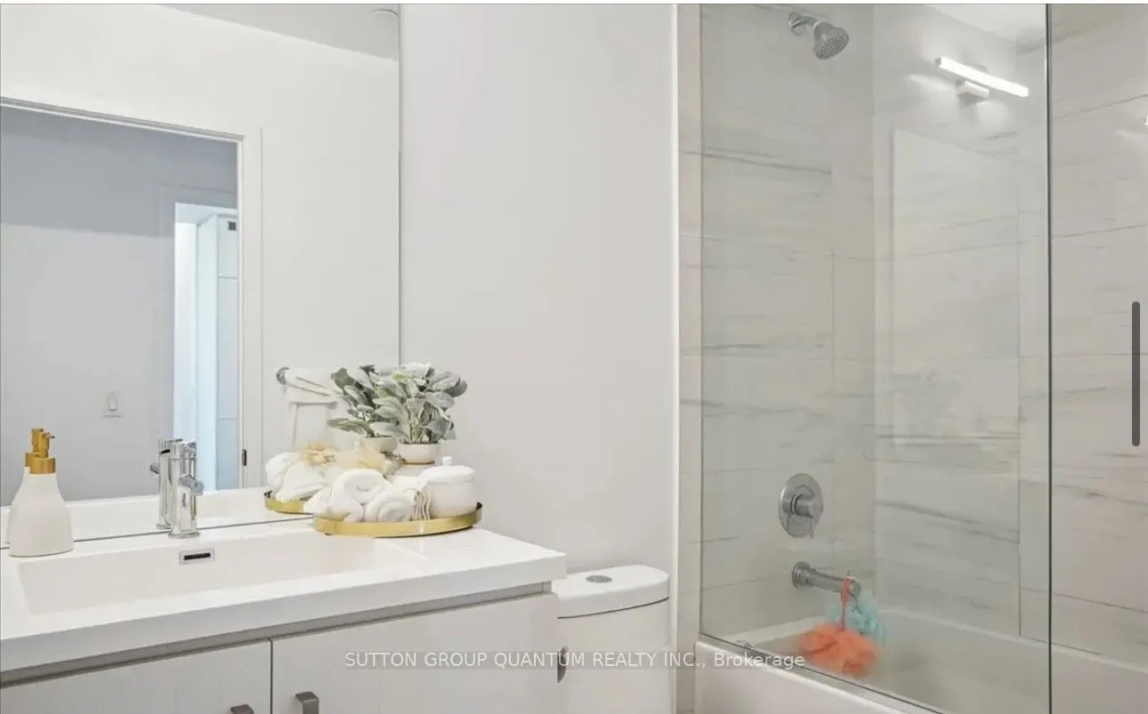 38 Honeycrisp Crescent, #916