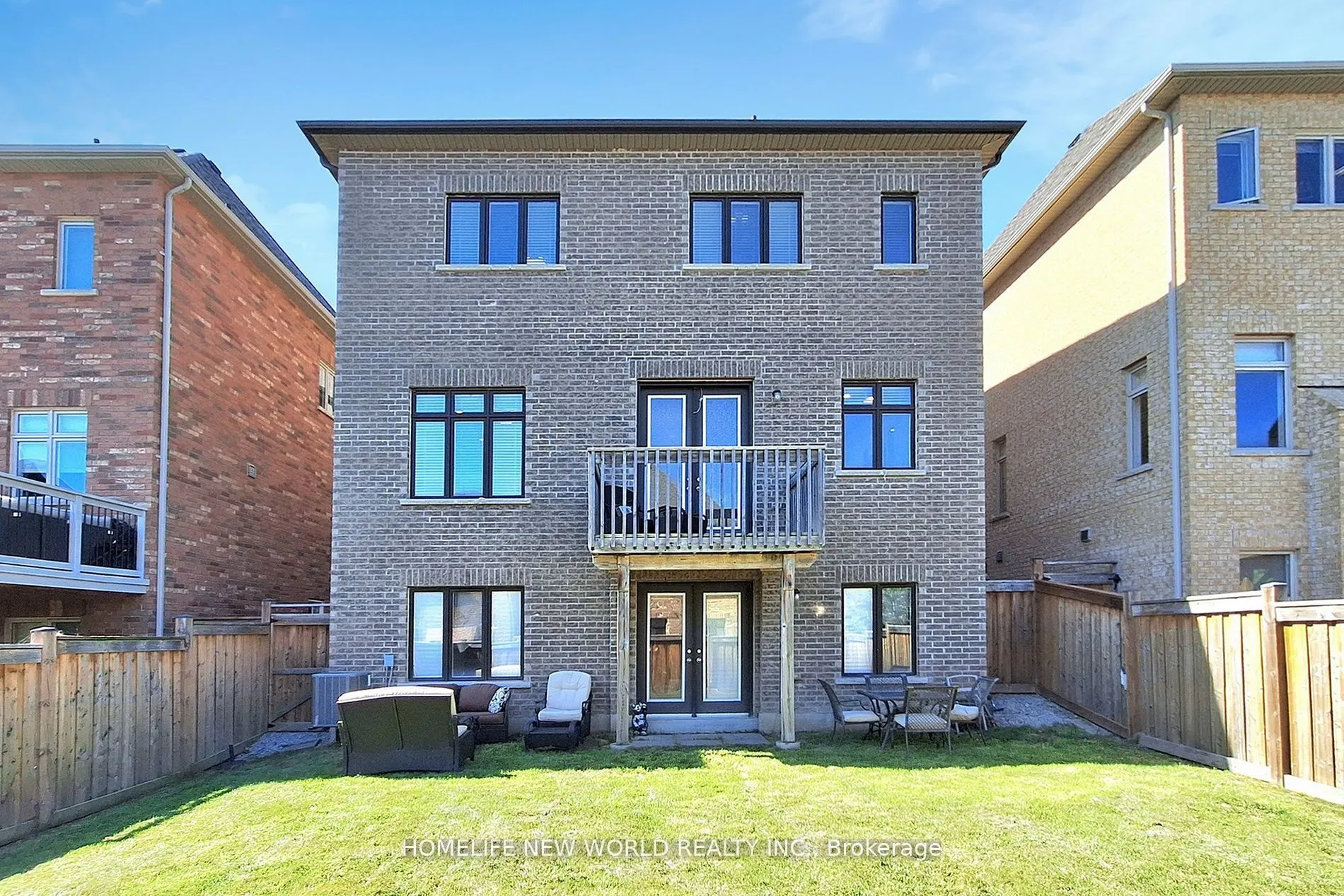 36 Strawbridge Farm Drive