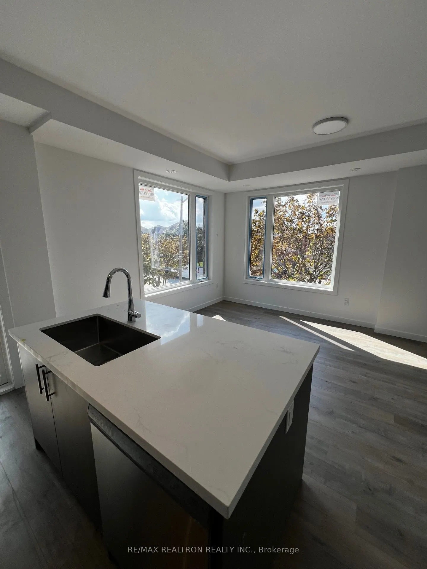 117 Marydale Ave Avenue, #31