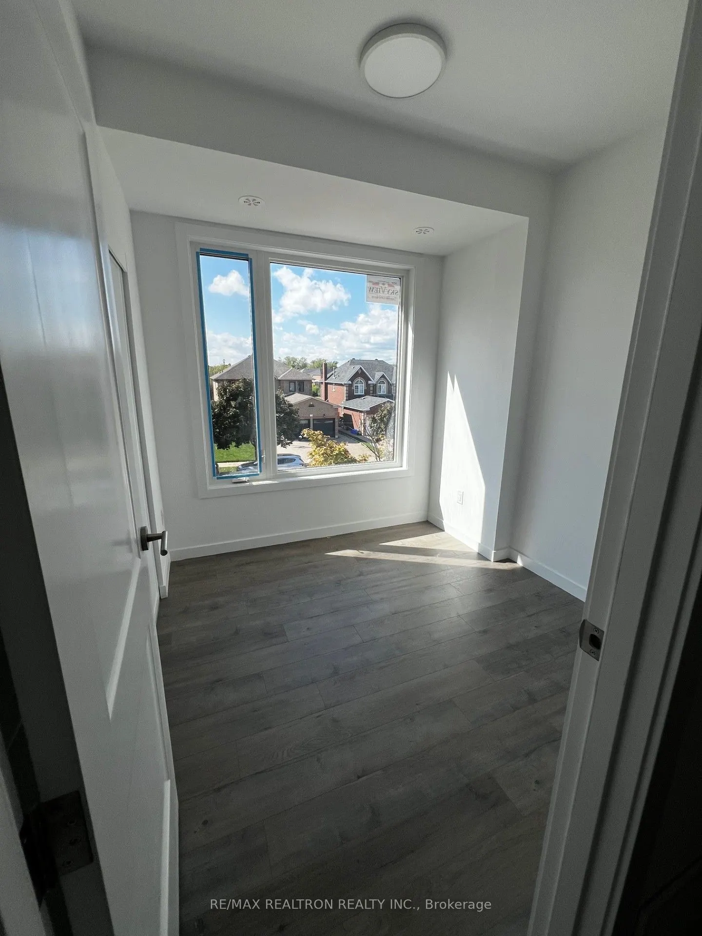 117 Marydale Ave Avenue, #31