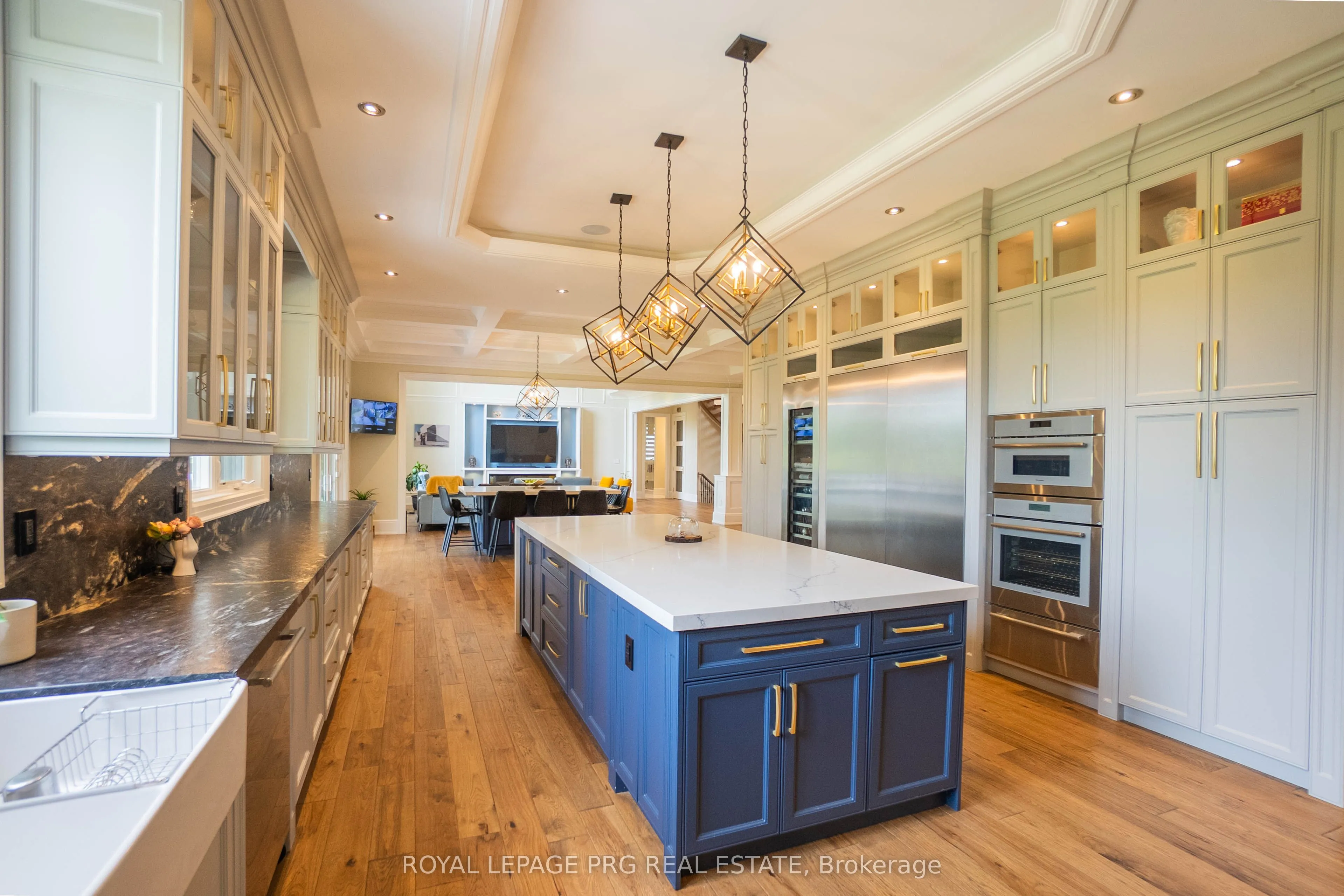 12 Hollywood Crescent