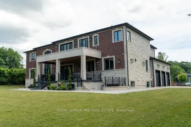 12 Hollywood Crescent