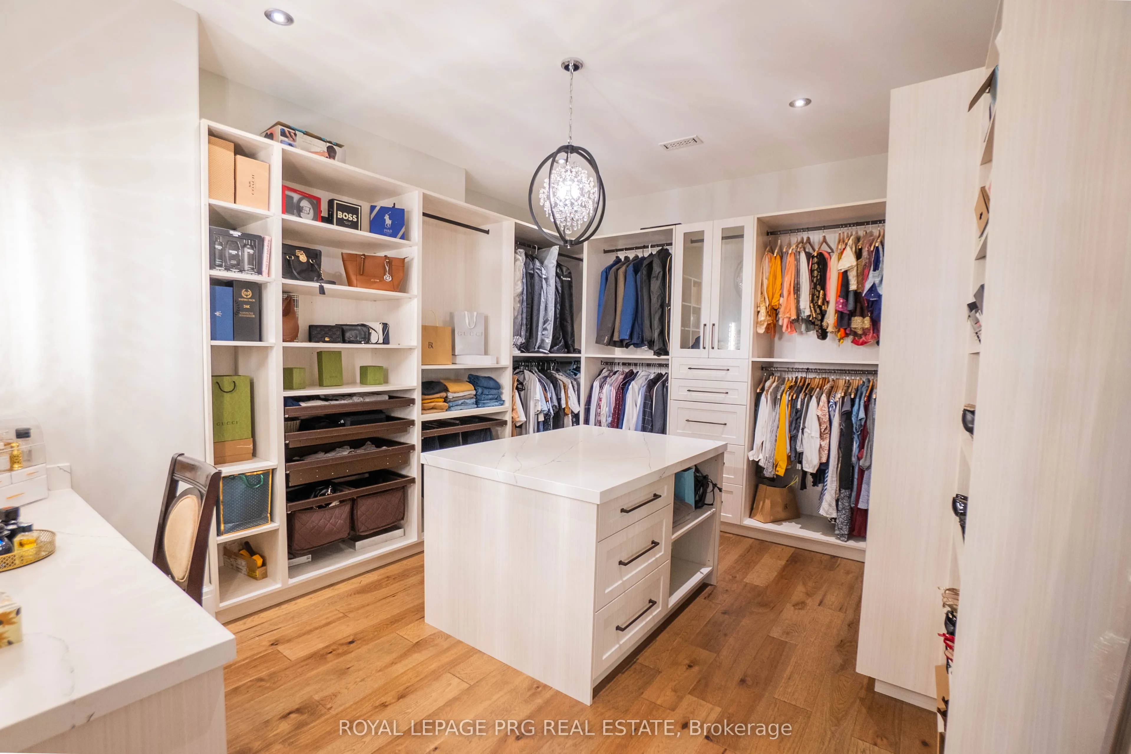 12 Hollywood Crescent