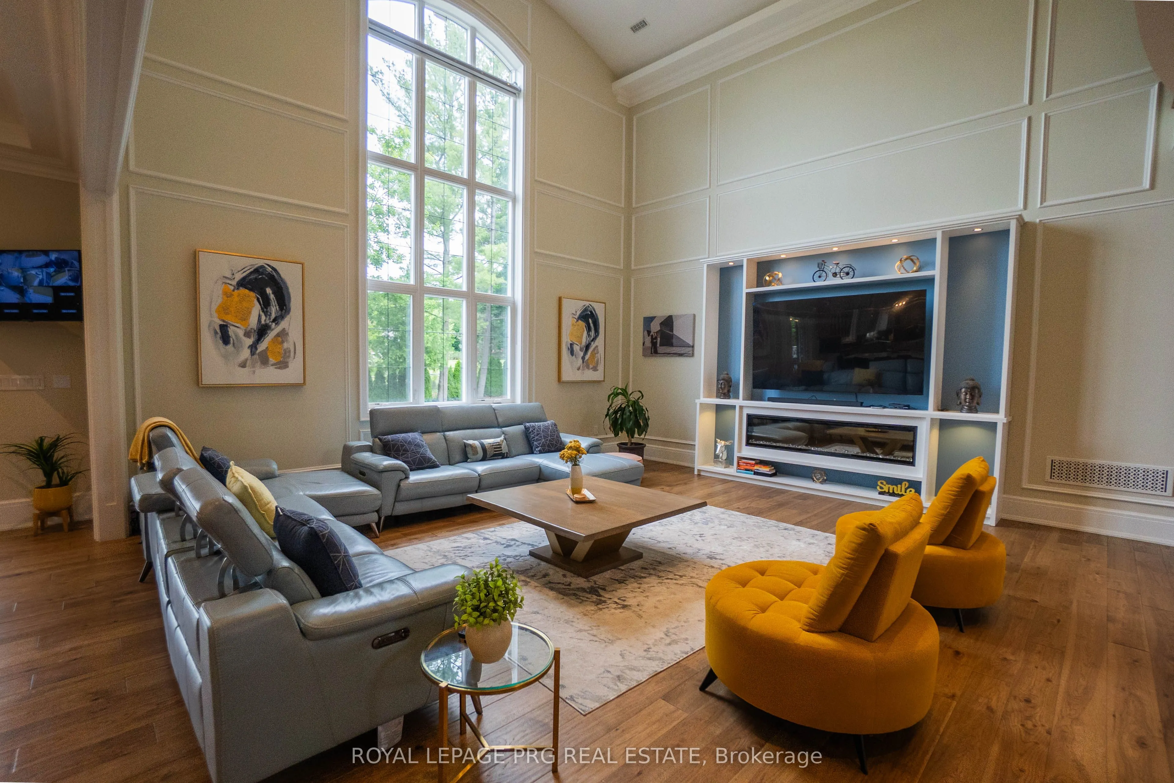 12 Hollywood Crescent