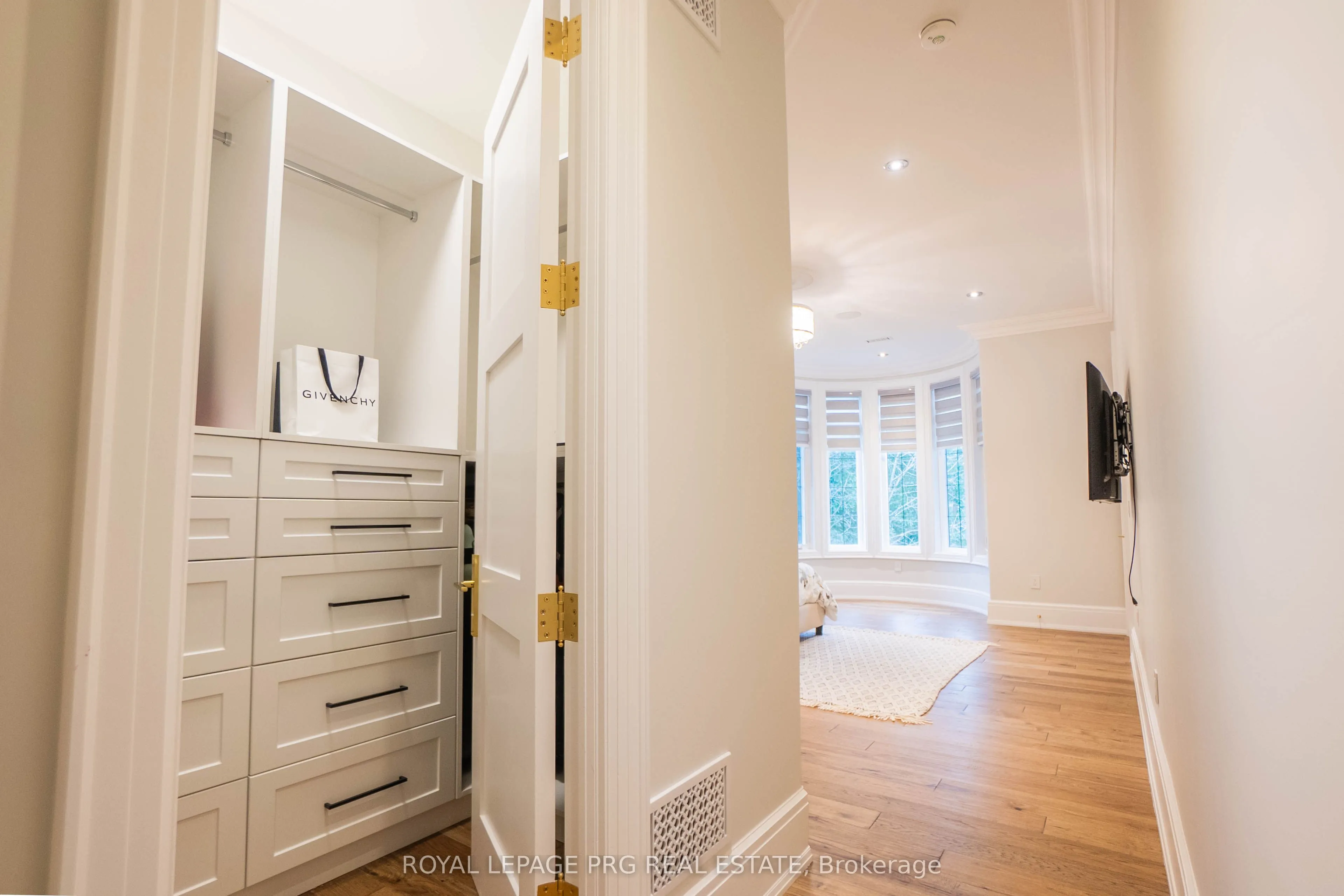 12 Hollywood Crescent